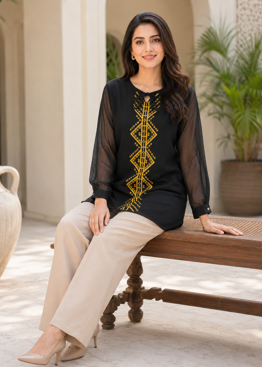 polyester chiffon Top in Black