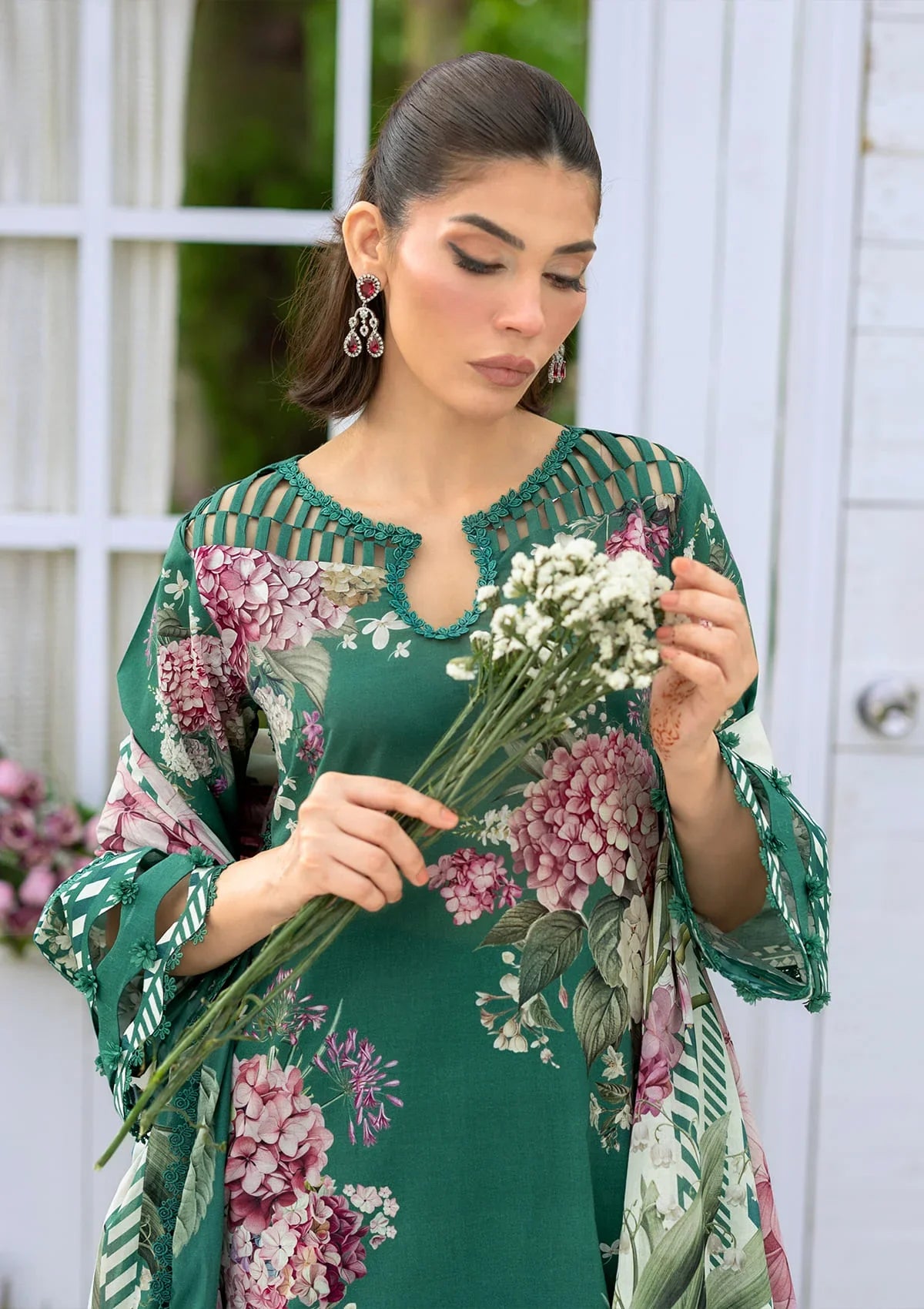 Bridgerton Prints Lawn – EPB-8B MARIN