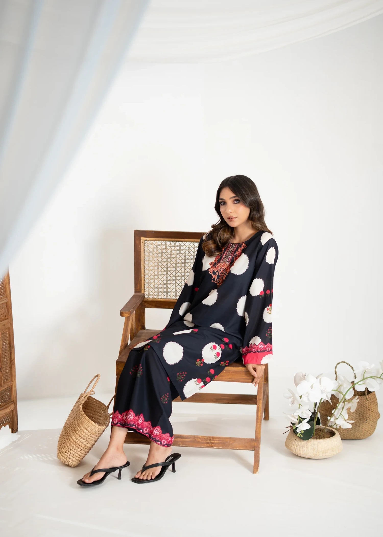 silk grip Kurta Set in Black