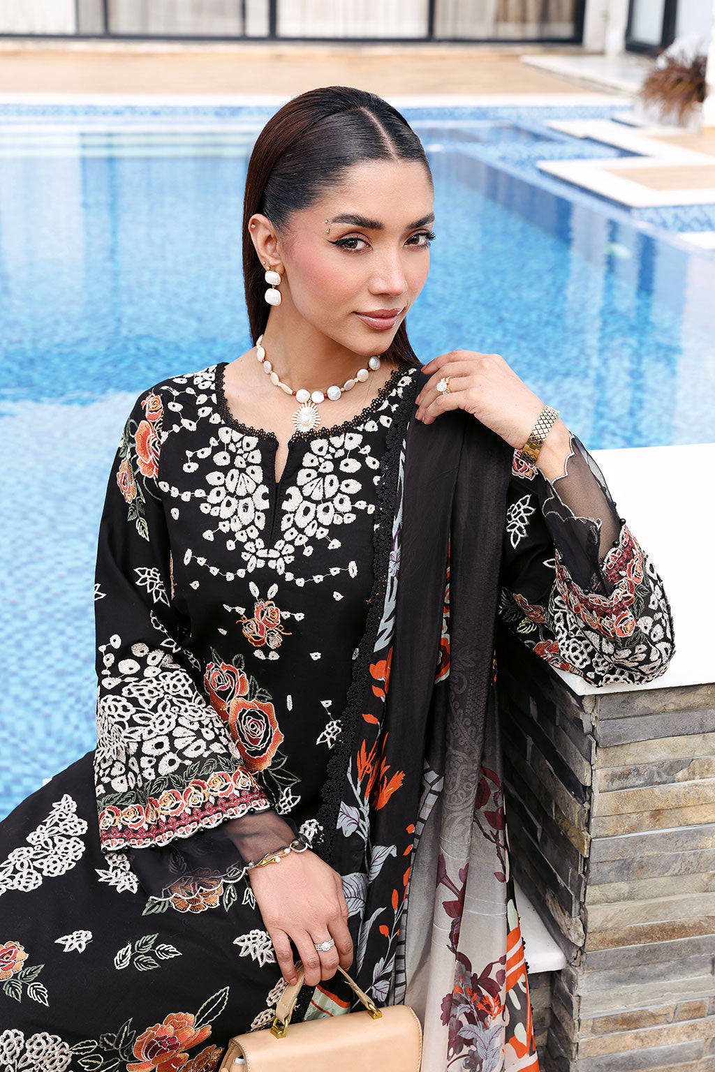 Andaaz Luxury Lawn – Z-1403