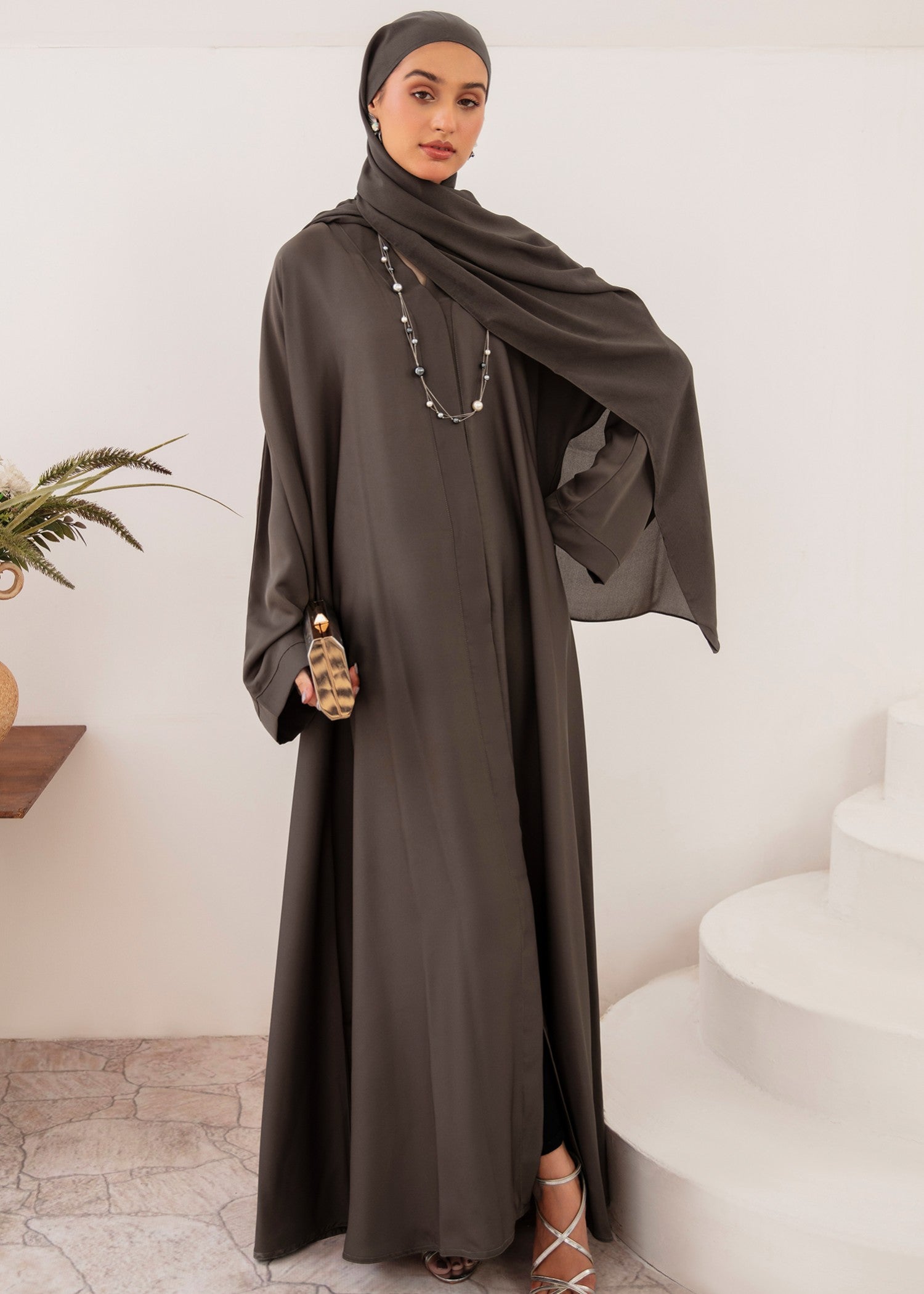 nidha Abaya in Ebony