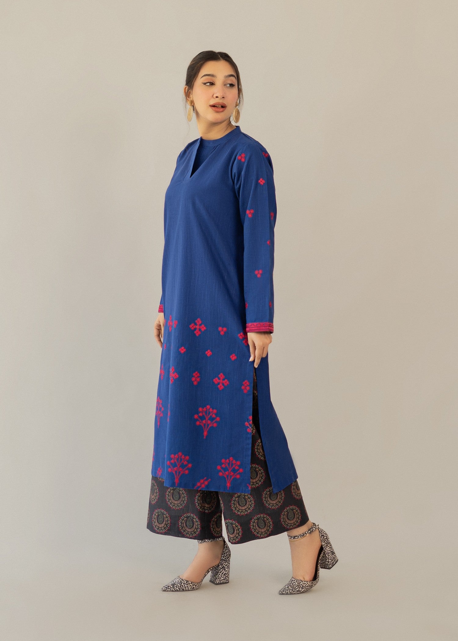 slub khaddar Kurta Set in Blue, charcoal black
