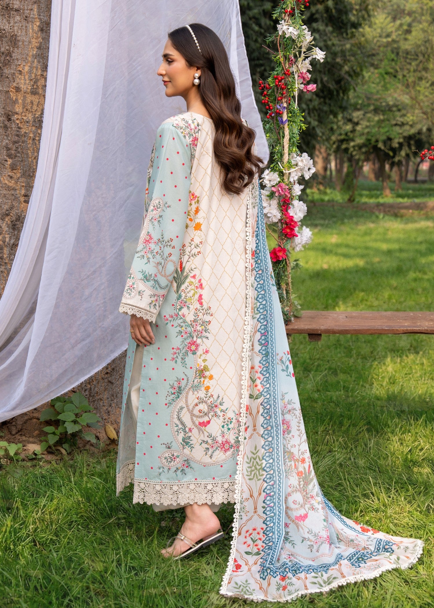 lawn Kurta Set in Multi
