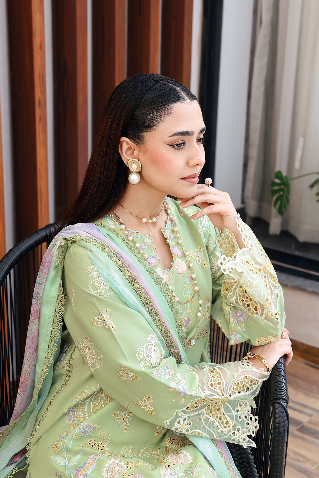 Andaaz Luxury Lawn – Z-1402