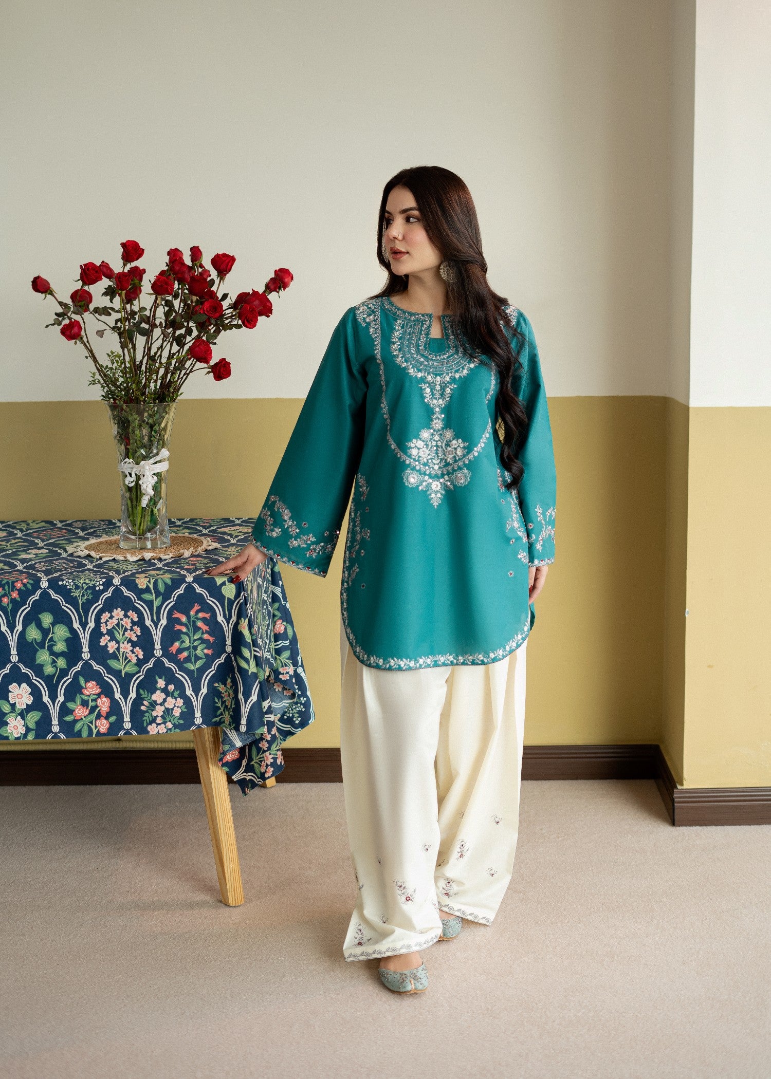 lawn Kurta Set in White, teal
