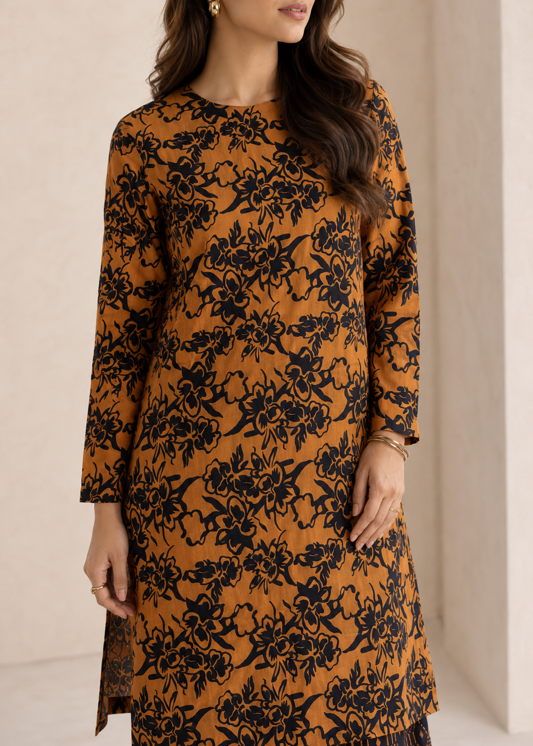 lawn Unstitched in Black, orange