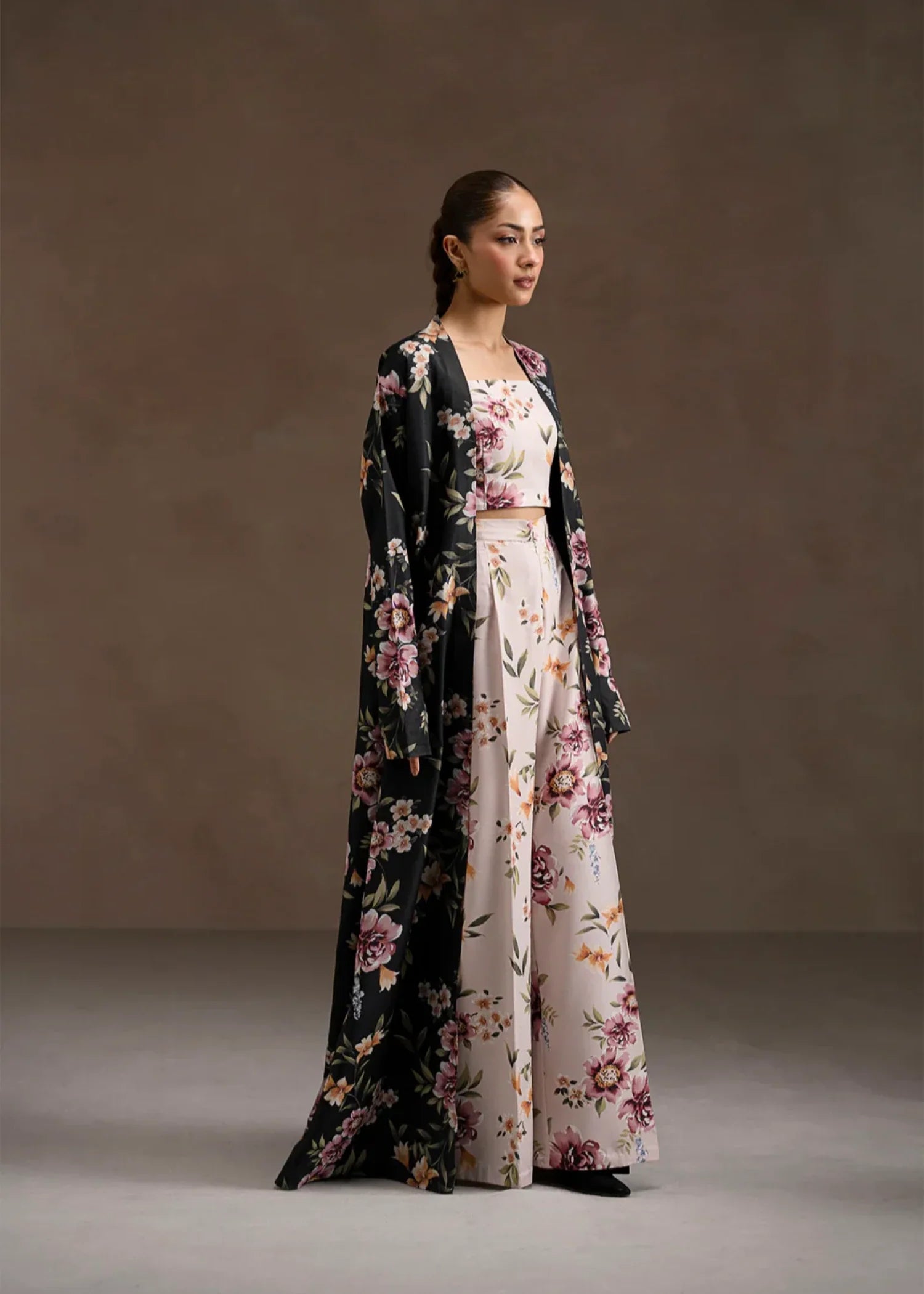poly lawn Gown in Black