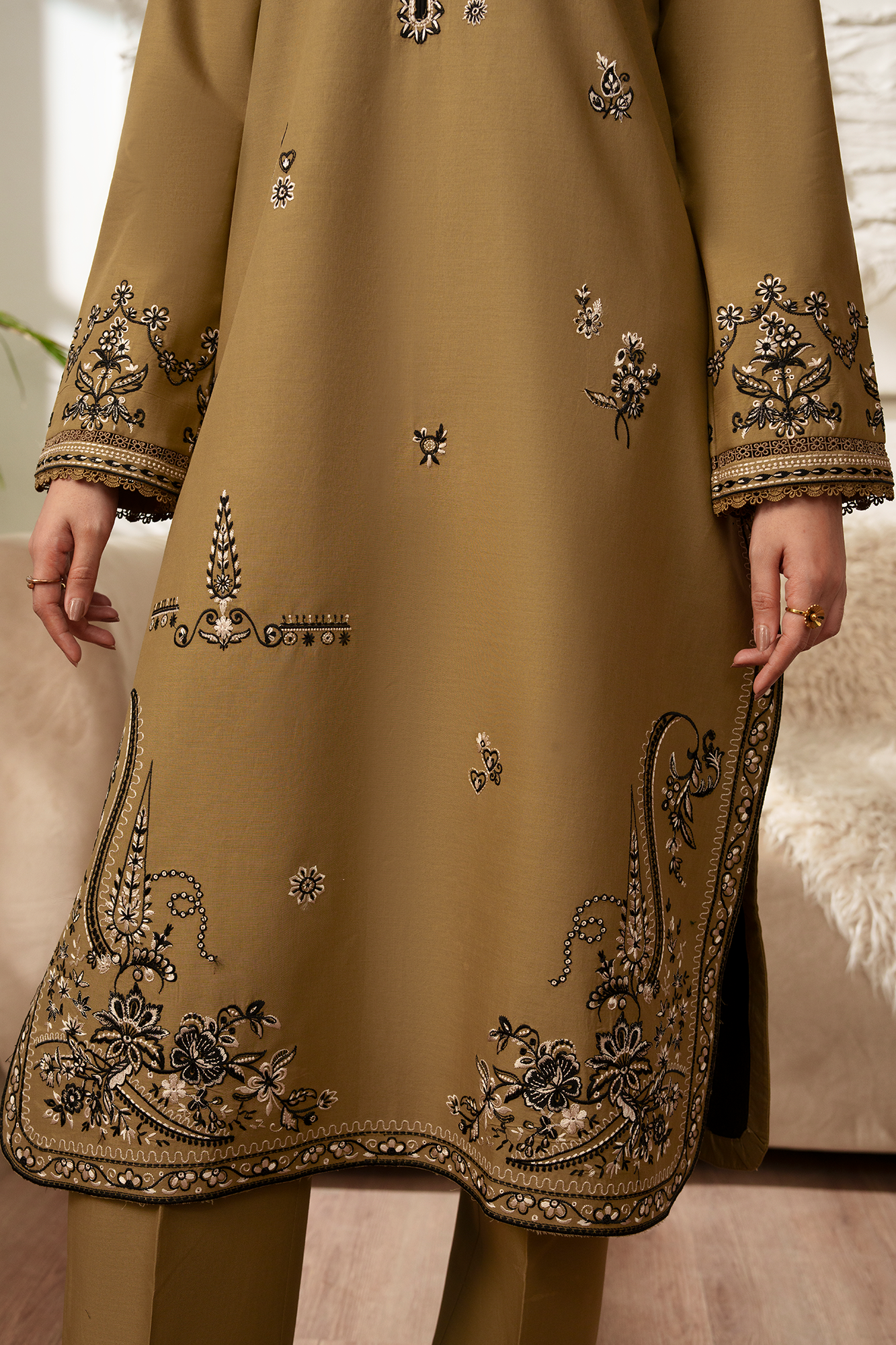 Pret Eid Edit RTW – Ayla