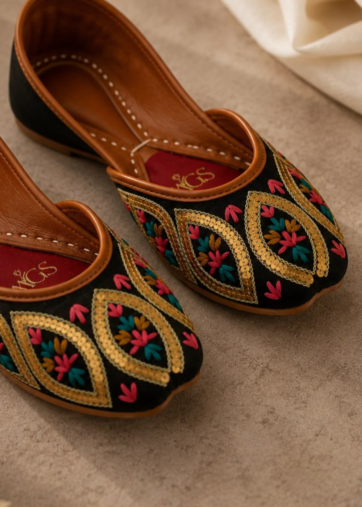 Khussa in Black by - High Quality Women Khussa RTM8601