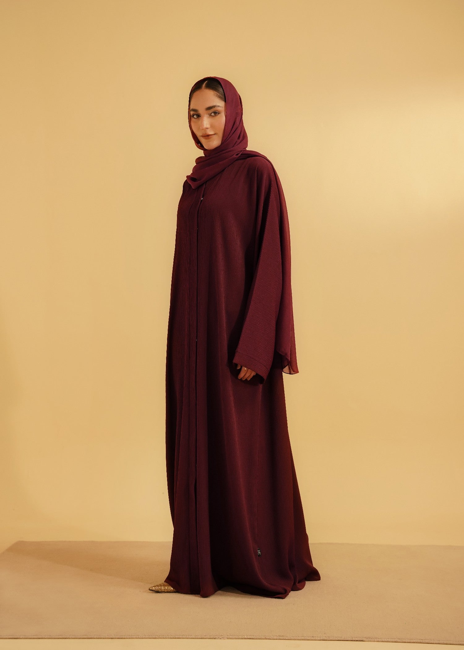 crinkle Abaya in Maroon