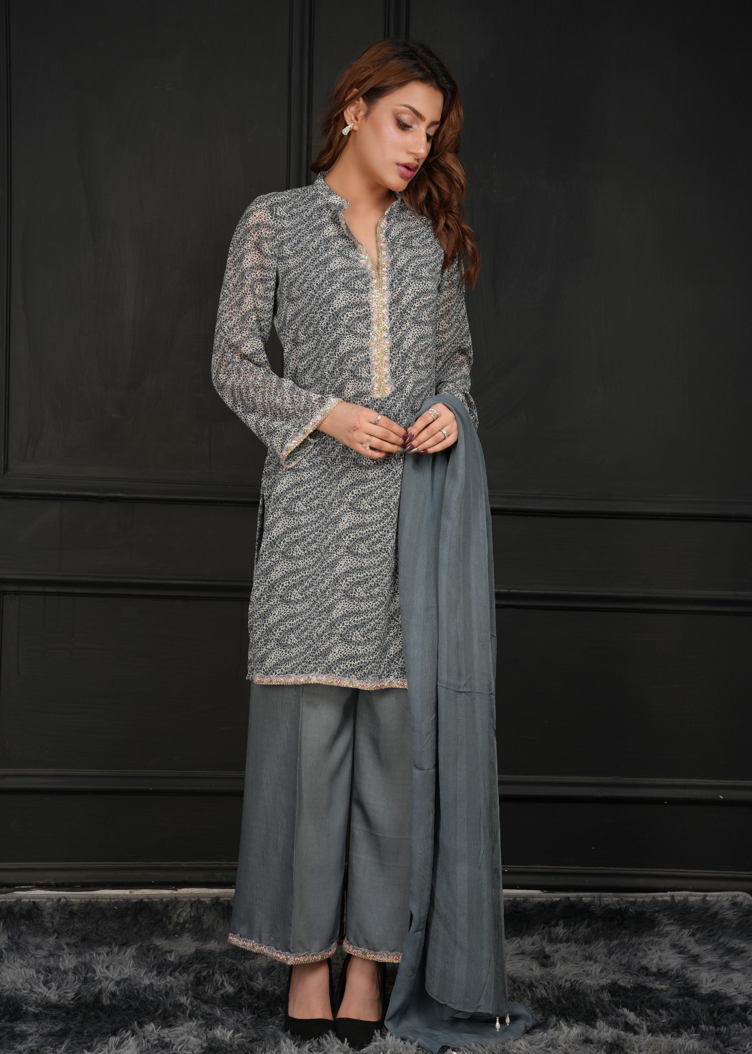georgette Kurta Set in Grey, graphite