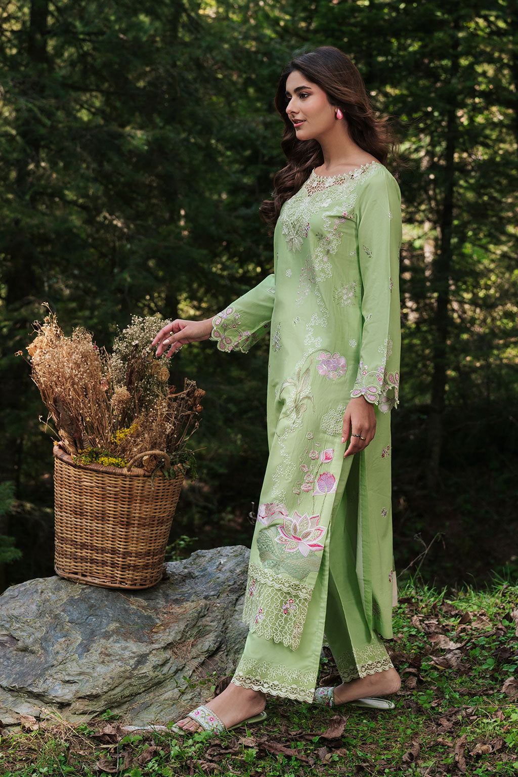 Pine Tale Essential Lawn – AL-107