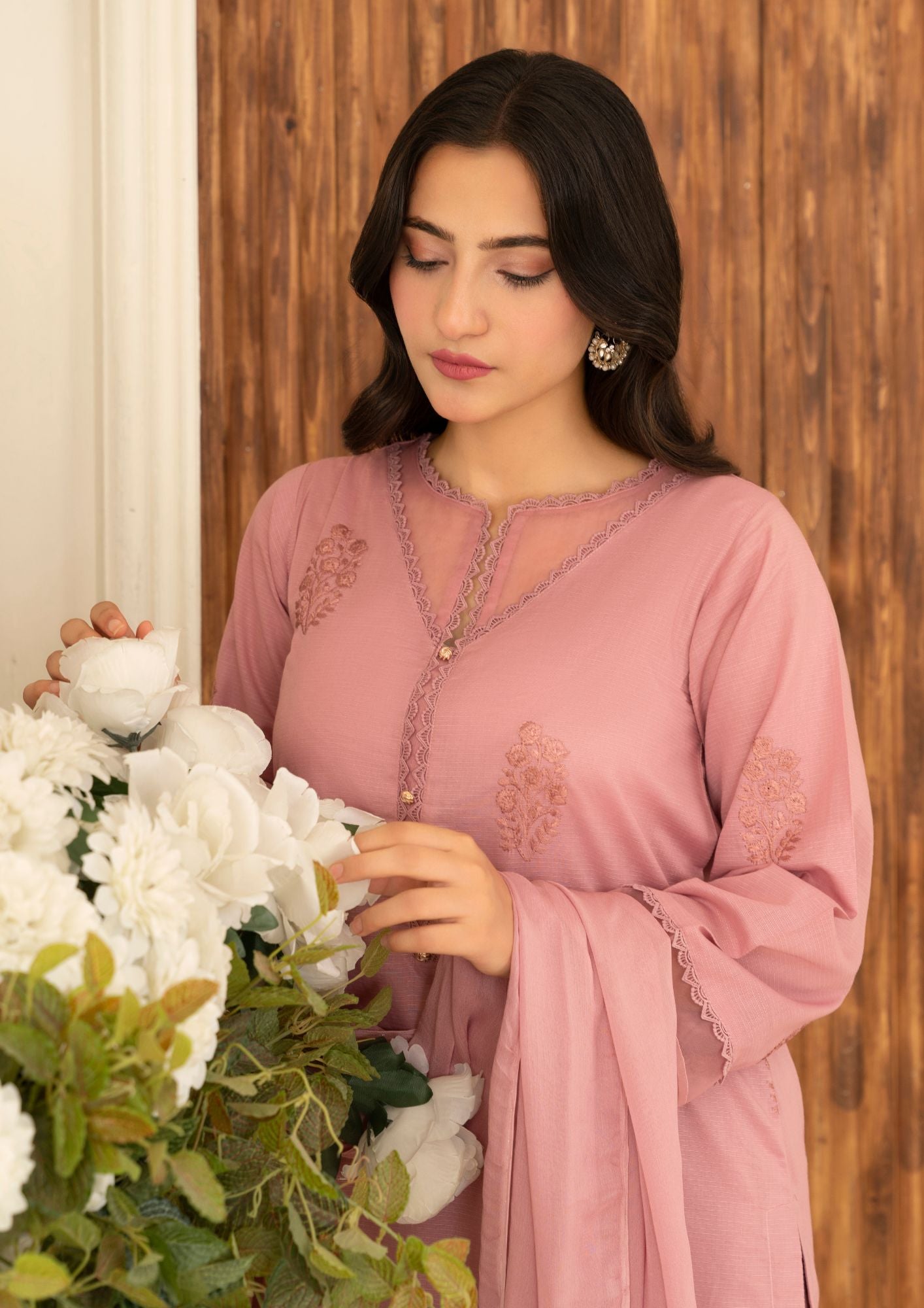 textured lawn Kurta Set in Tea rose pink