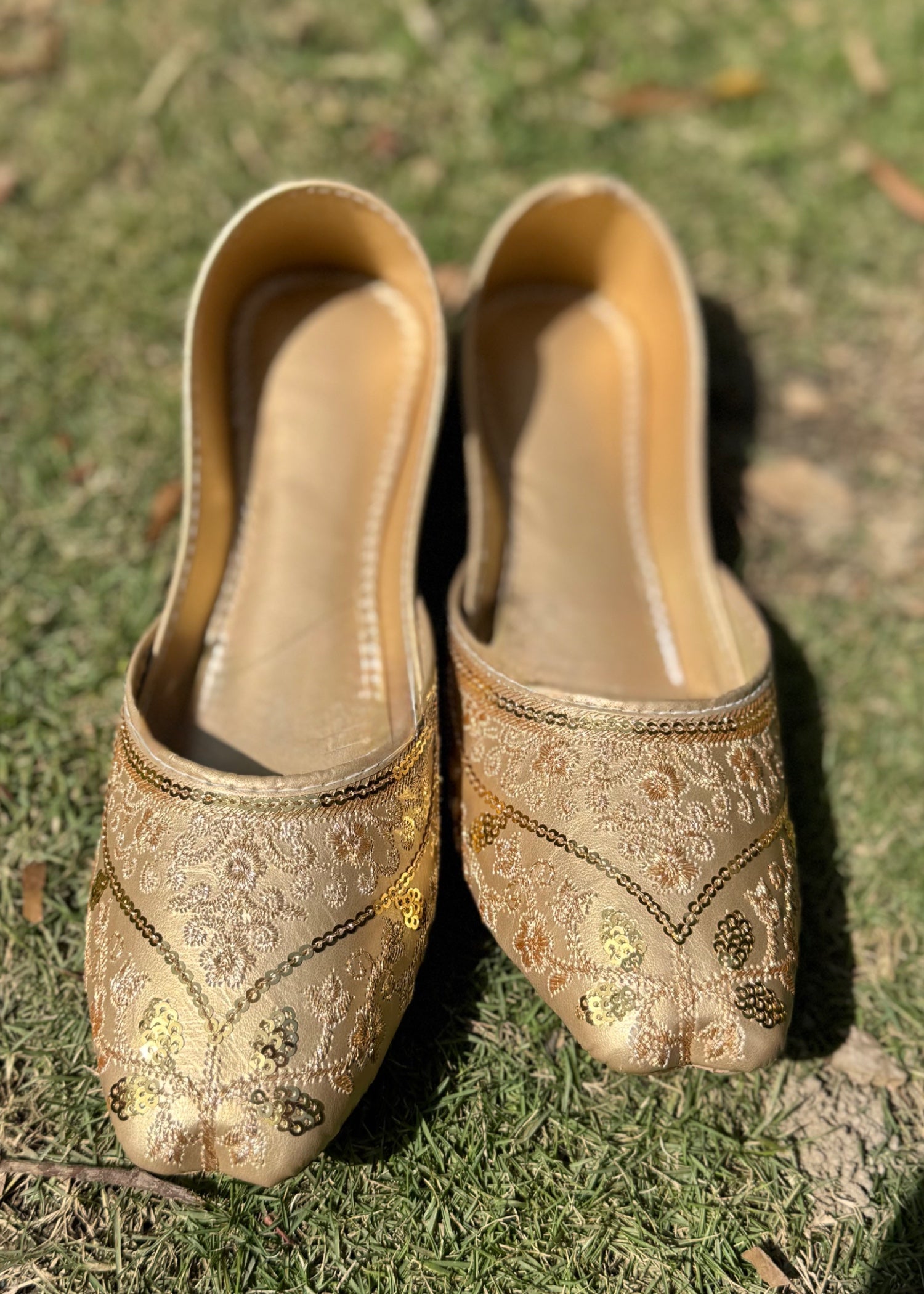 Khussa in Gold by - High Quality Women Khussa SXR9241