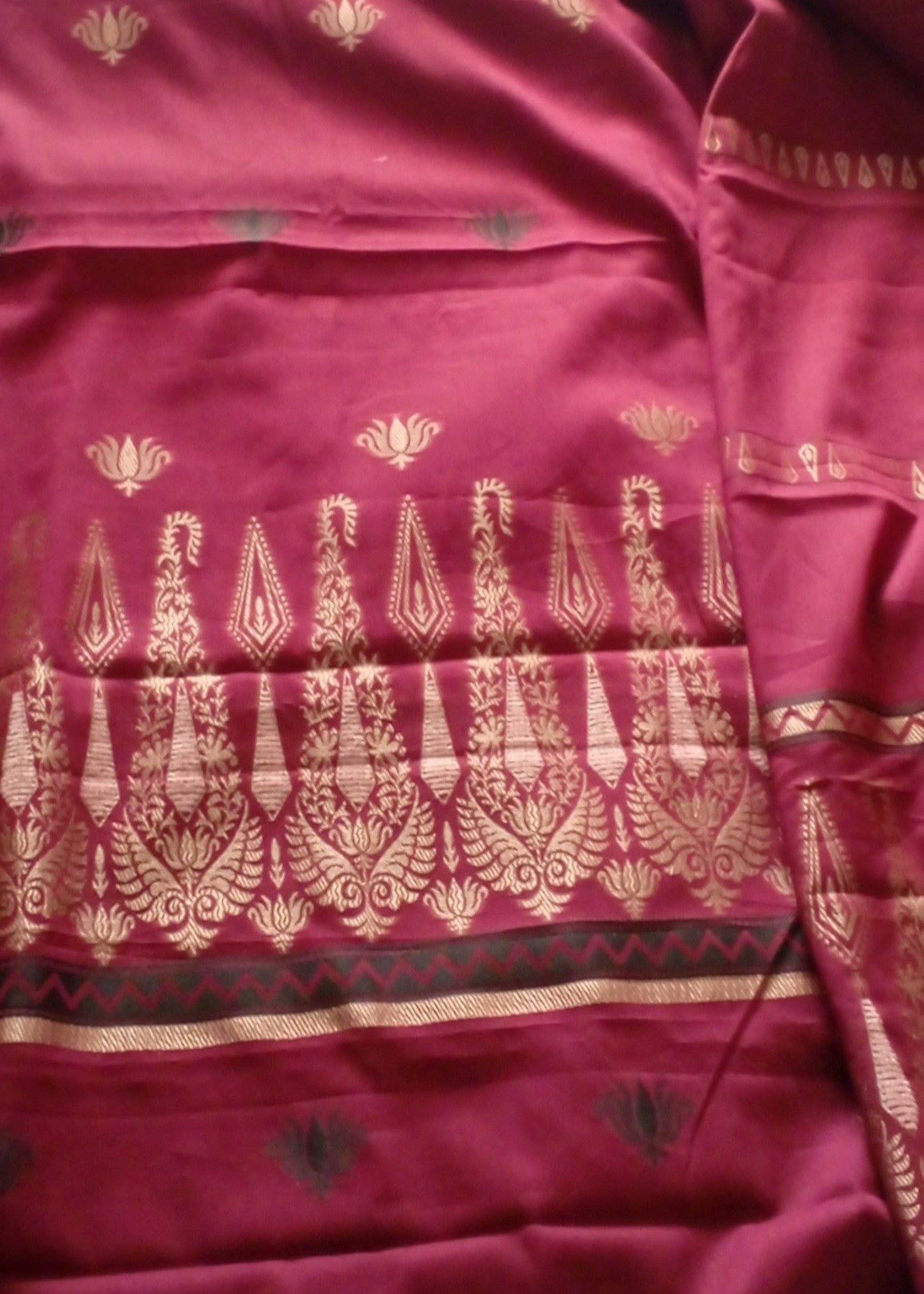 lawn Kurta Set in Blonde, maroon