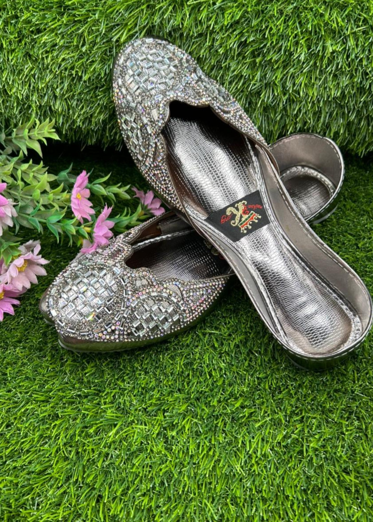 Khussa in Silver by - High Quality Women Khussa IUE2056
