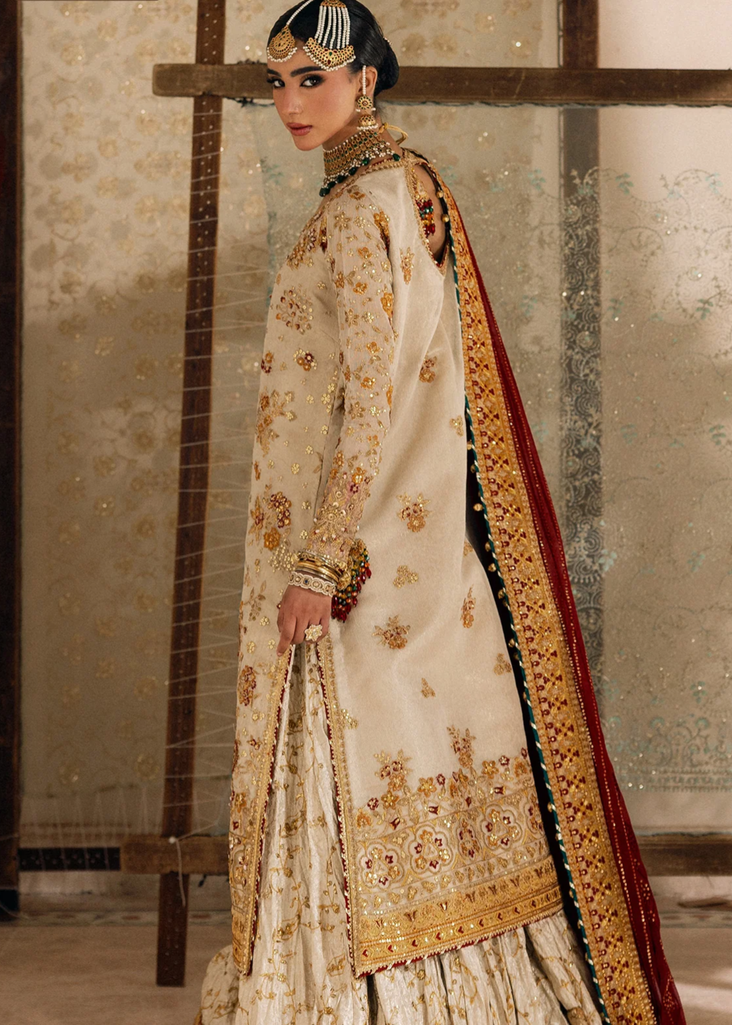 zari net Unstitched in Cream