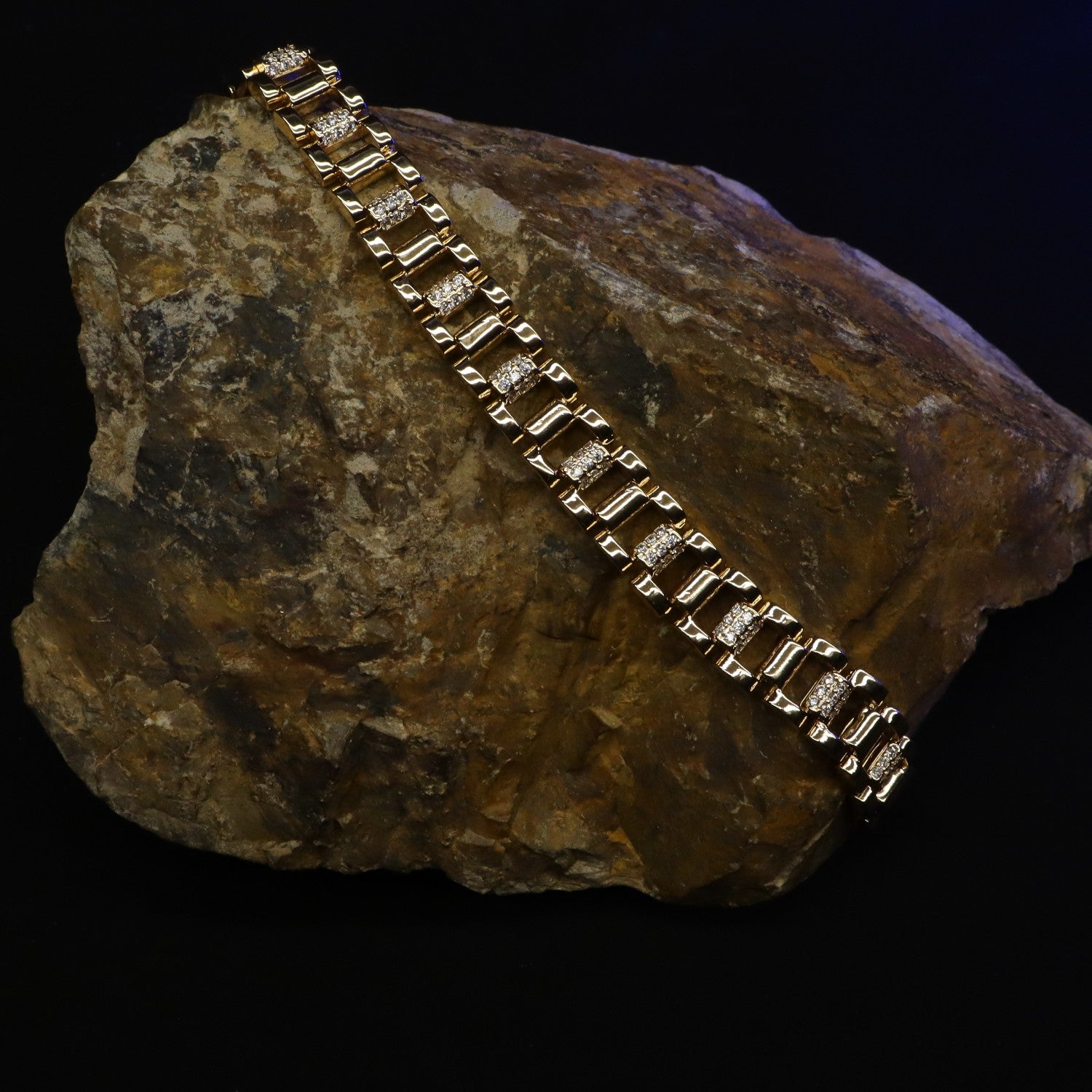Bracelet in Gold Color by - Trendy Women Bracelet CGP7282