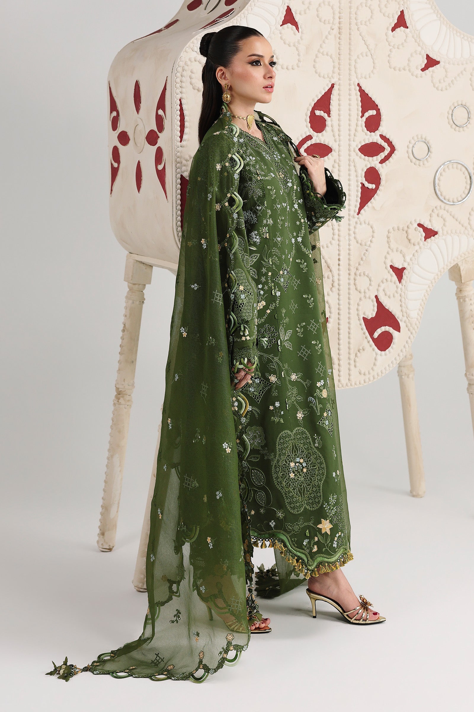 Festive Luxury Lawn – QFL-09 VESTA