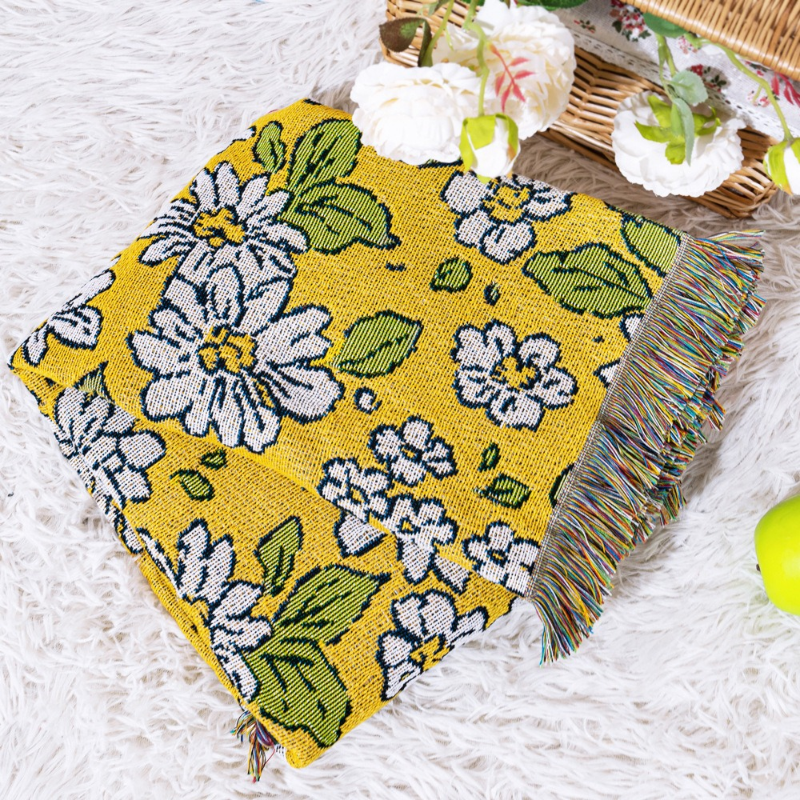 Vintage Floral Jacquard Throw Blanket for Versatile Comfort