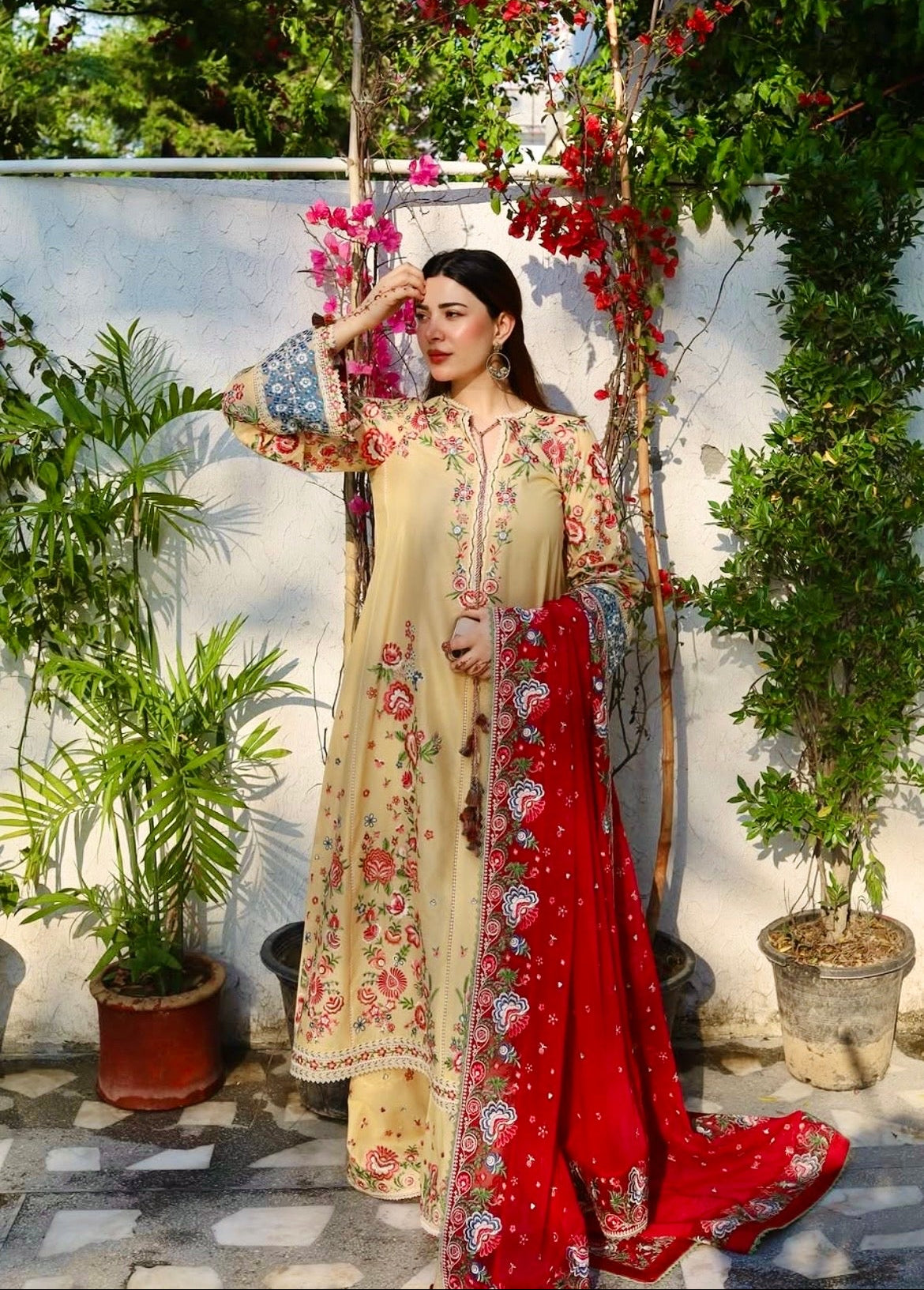 Luxury Lawn Eid Edit – Zubdah