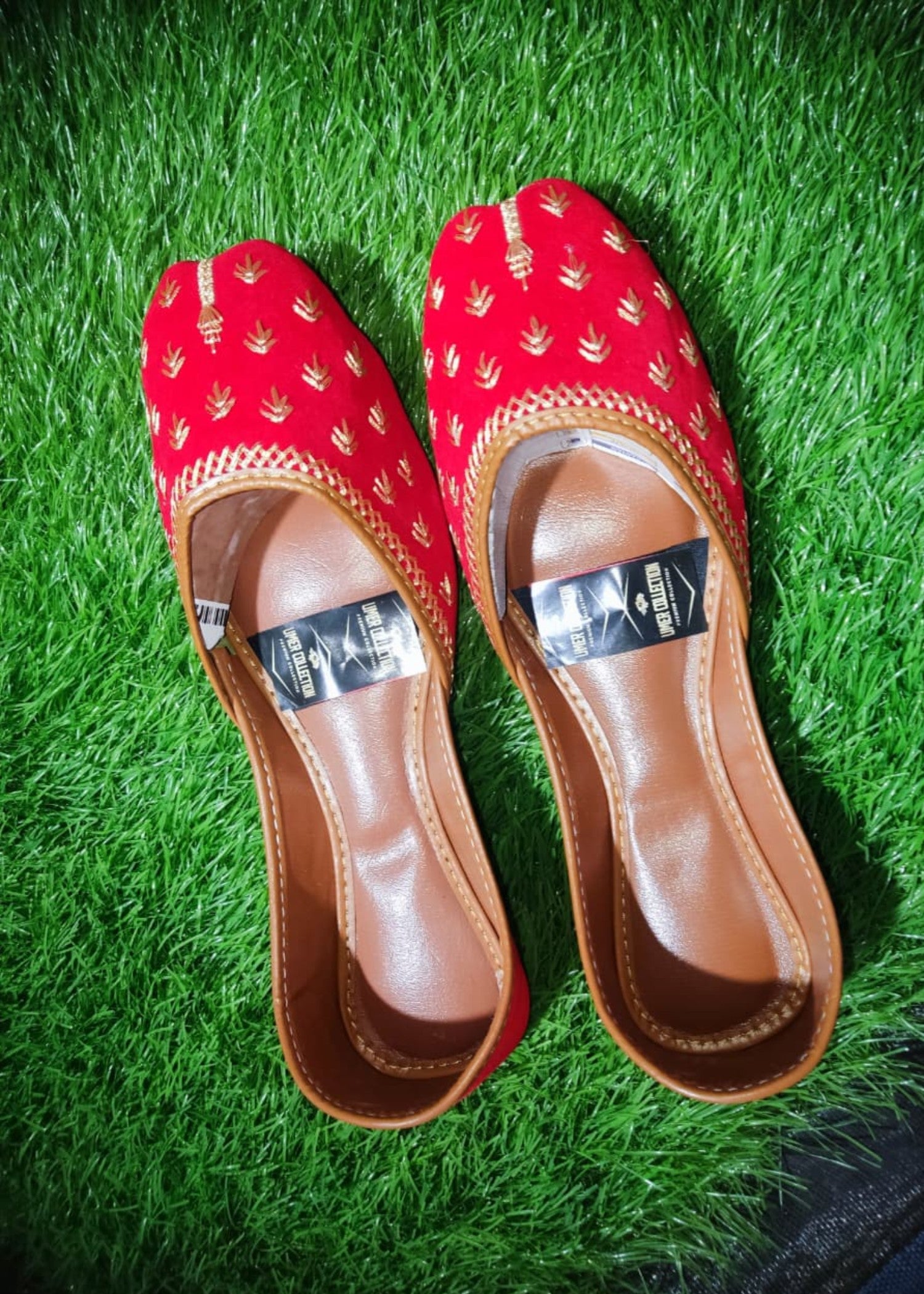 Khussa in Venetian red by - High Quality Women Khussa IST0418