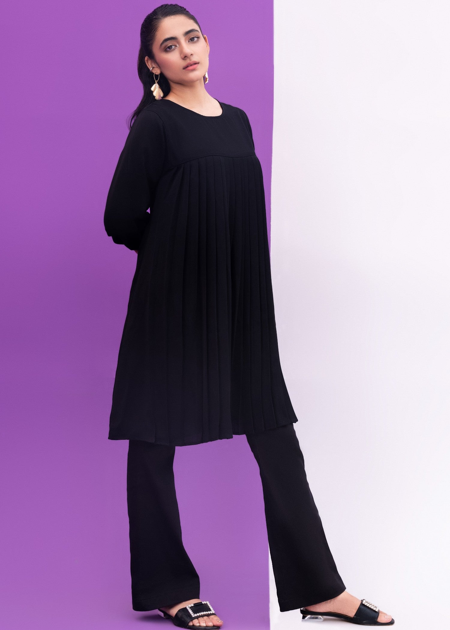 crepe Short Frock in Jet black