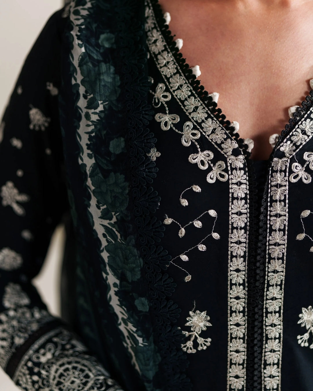 Whispers of Summer Luxury Lawn – MAEVE