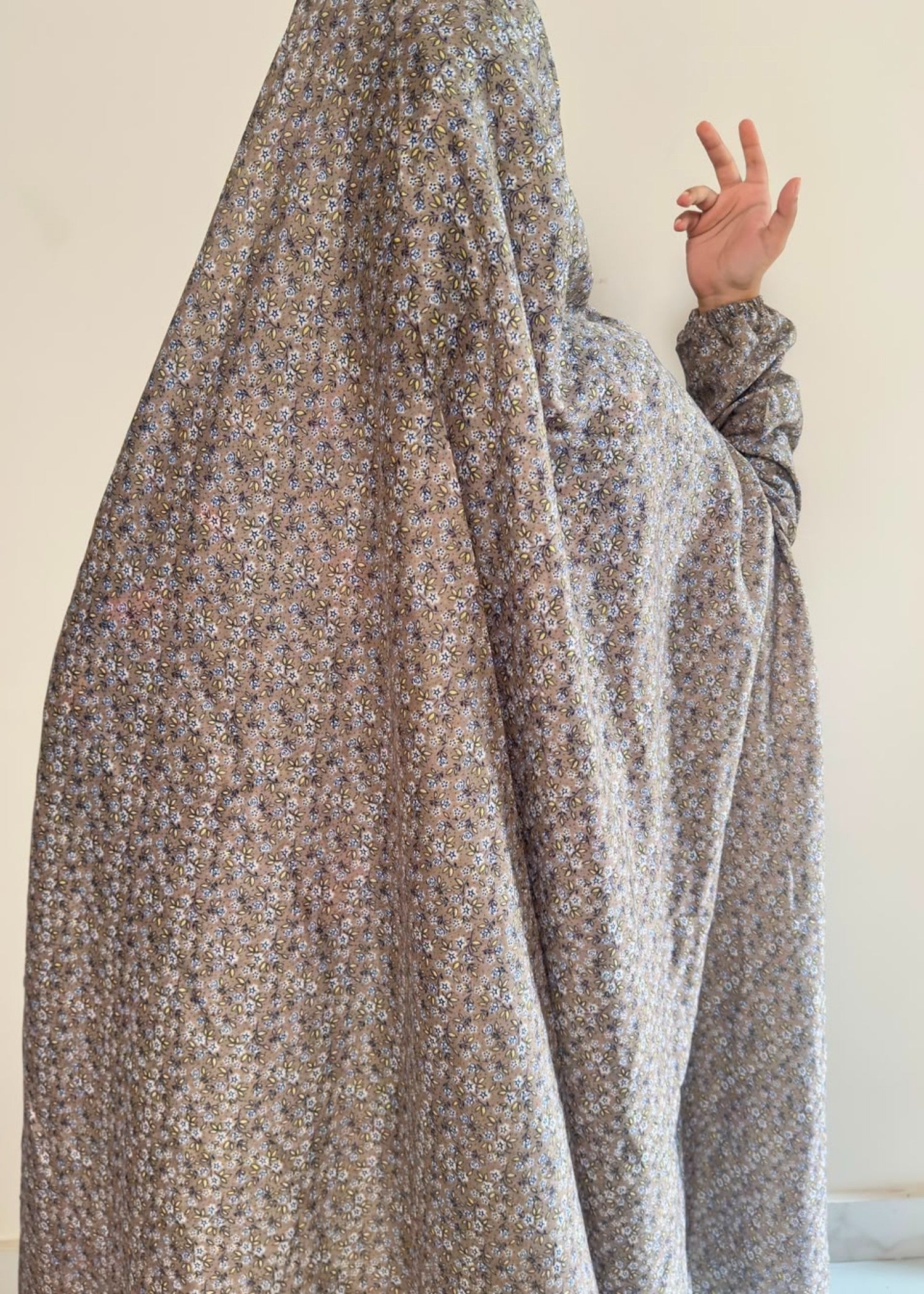 lawn Chaddar in Silver