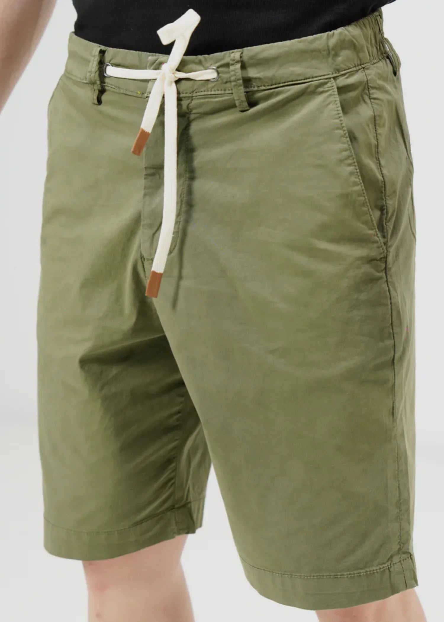stretch denim Shorts in Green