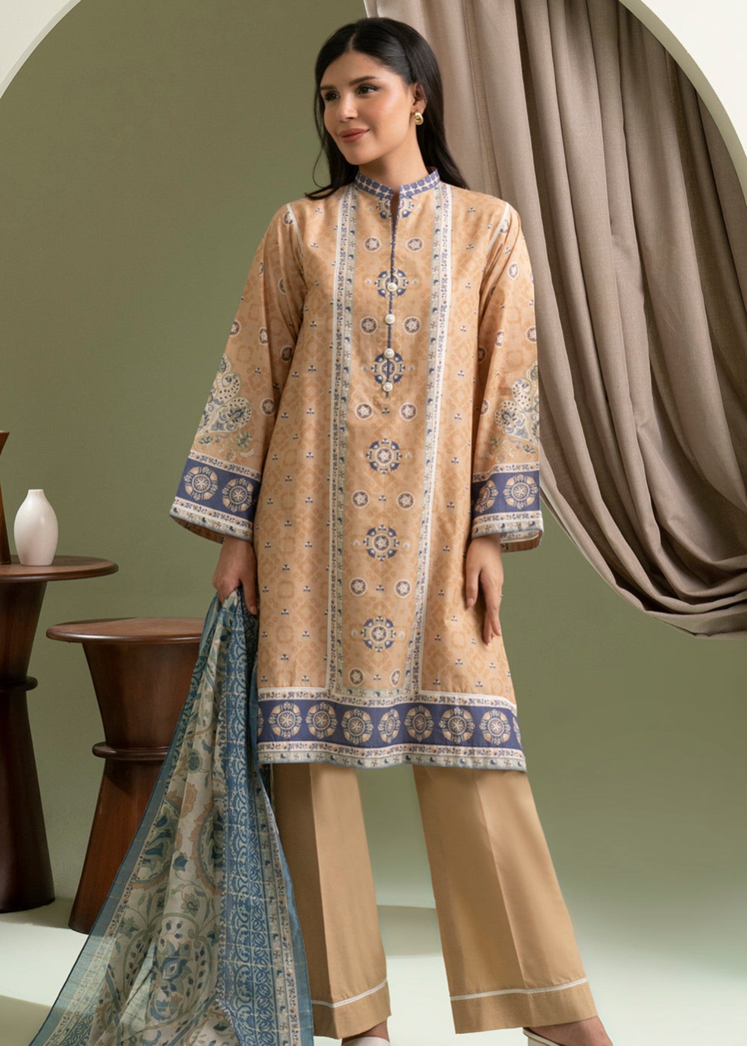 lawn Unstitched in Sand brown