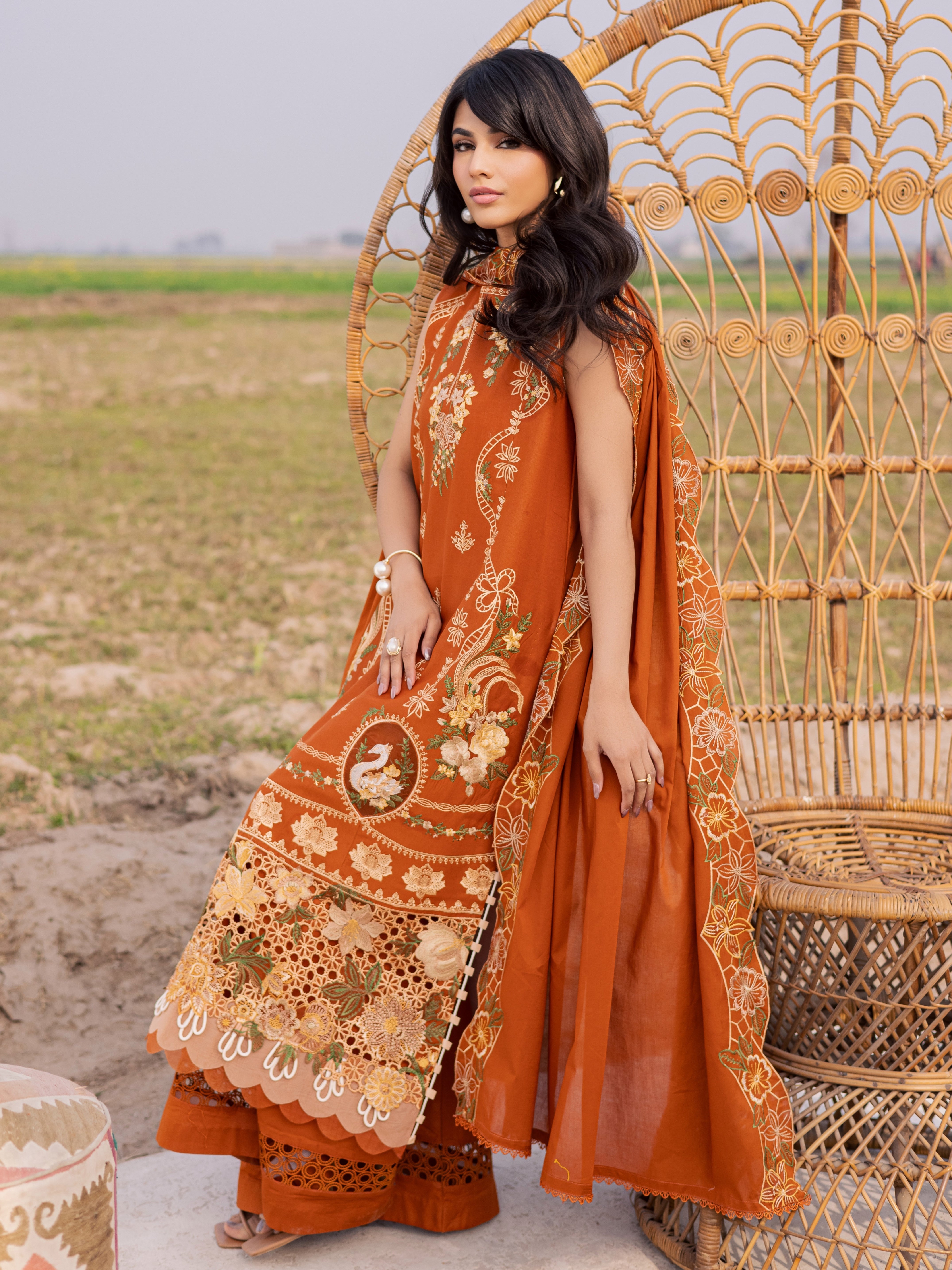 Dil-e-Raqsum Lawn – DQ-03