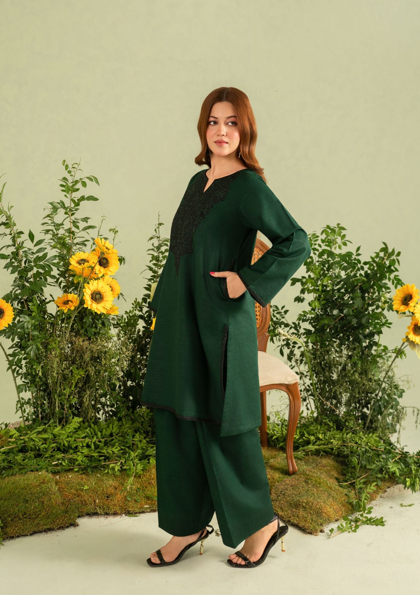 slub khaddar Kurta Set in Bottle green