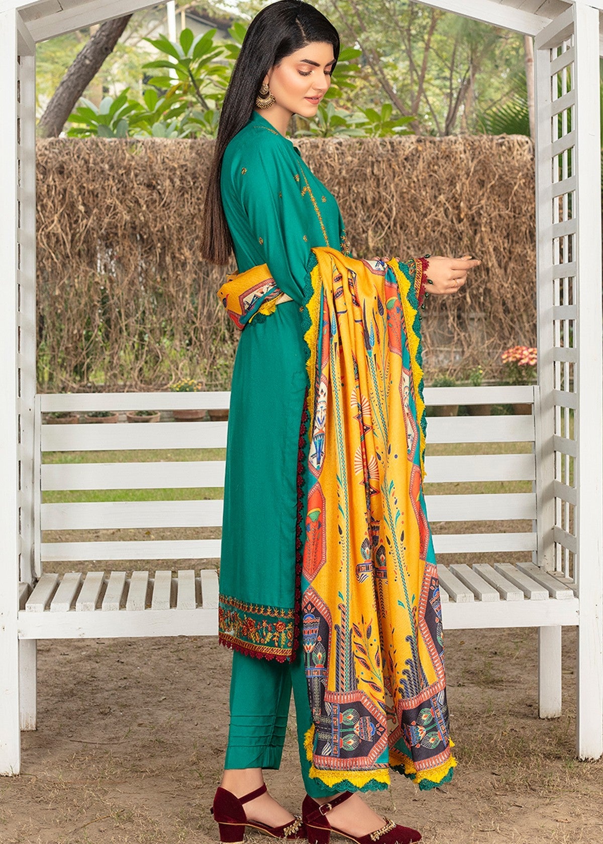 karandi Unstitched in Bottle green