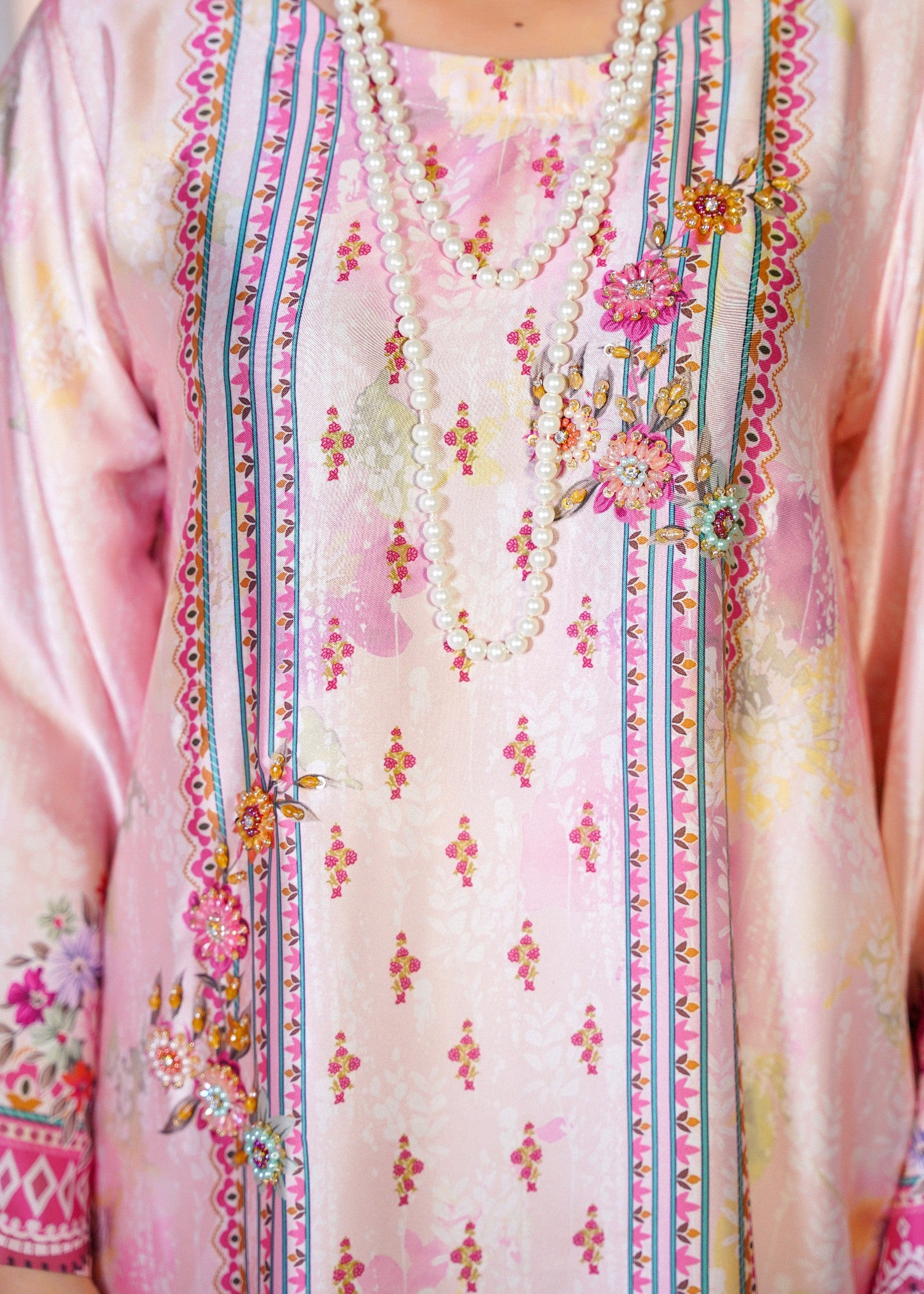 charmuse/shamooz Kaftan in Pastel pink
