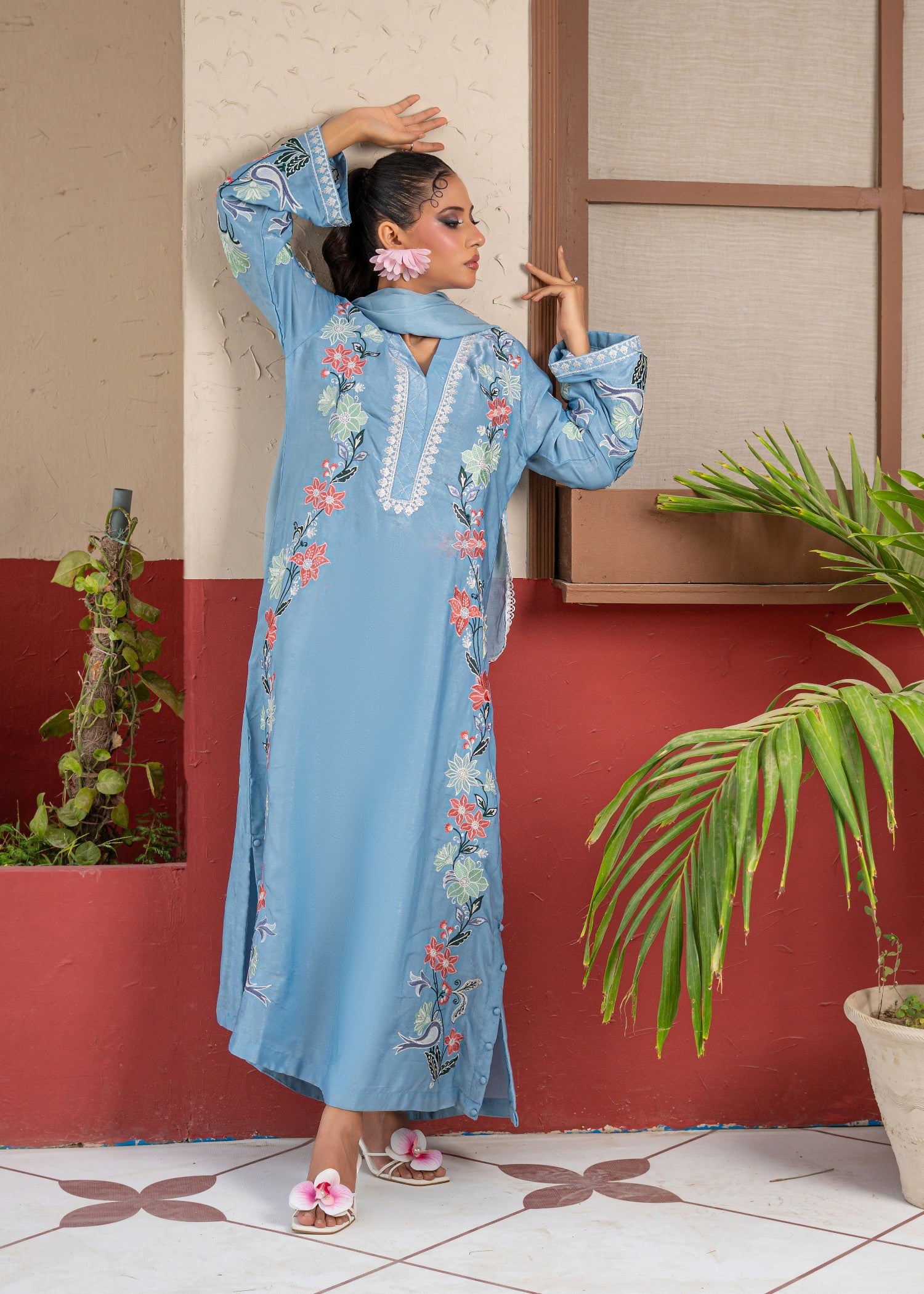 silk Kaftan in Sky blue, multi