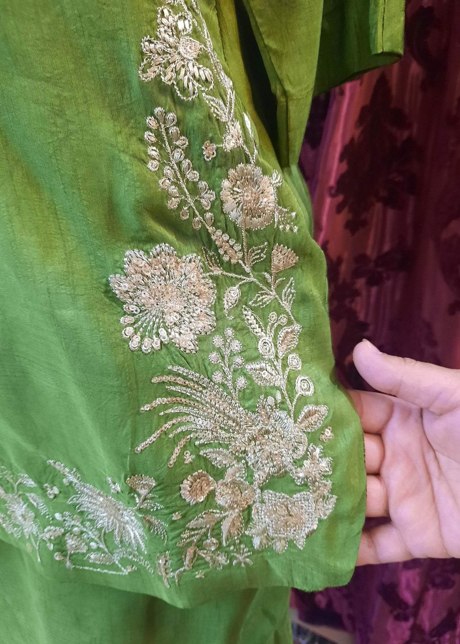 blended grip silk Unstitched in Hunter green, olive green
