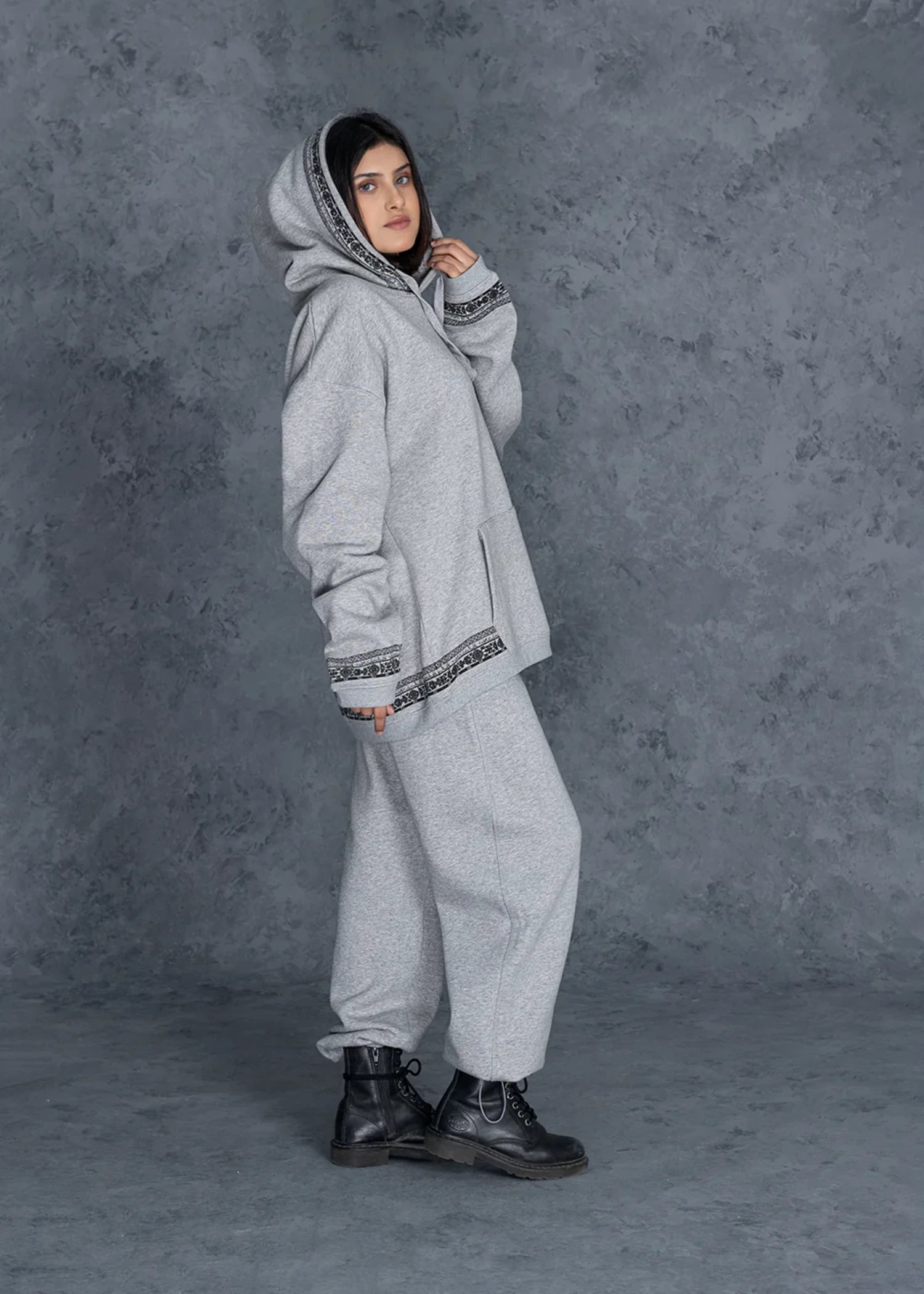 fleece Trousers in Pastel grey