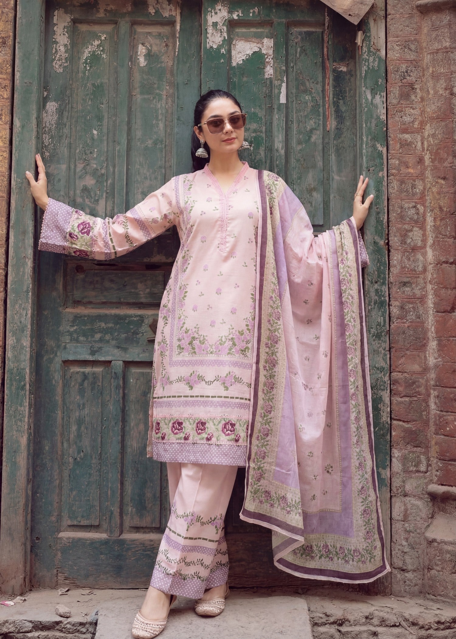 textured lawn Kurta Set in Blush pink
