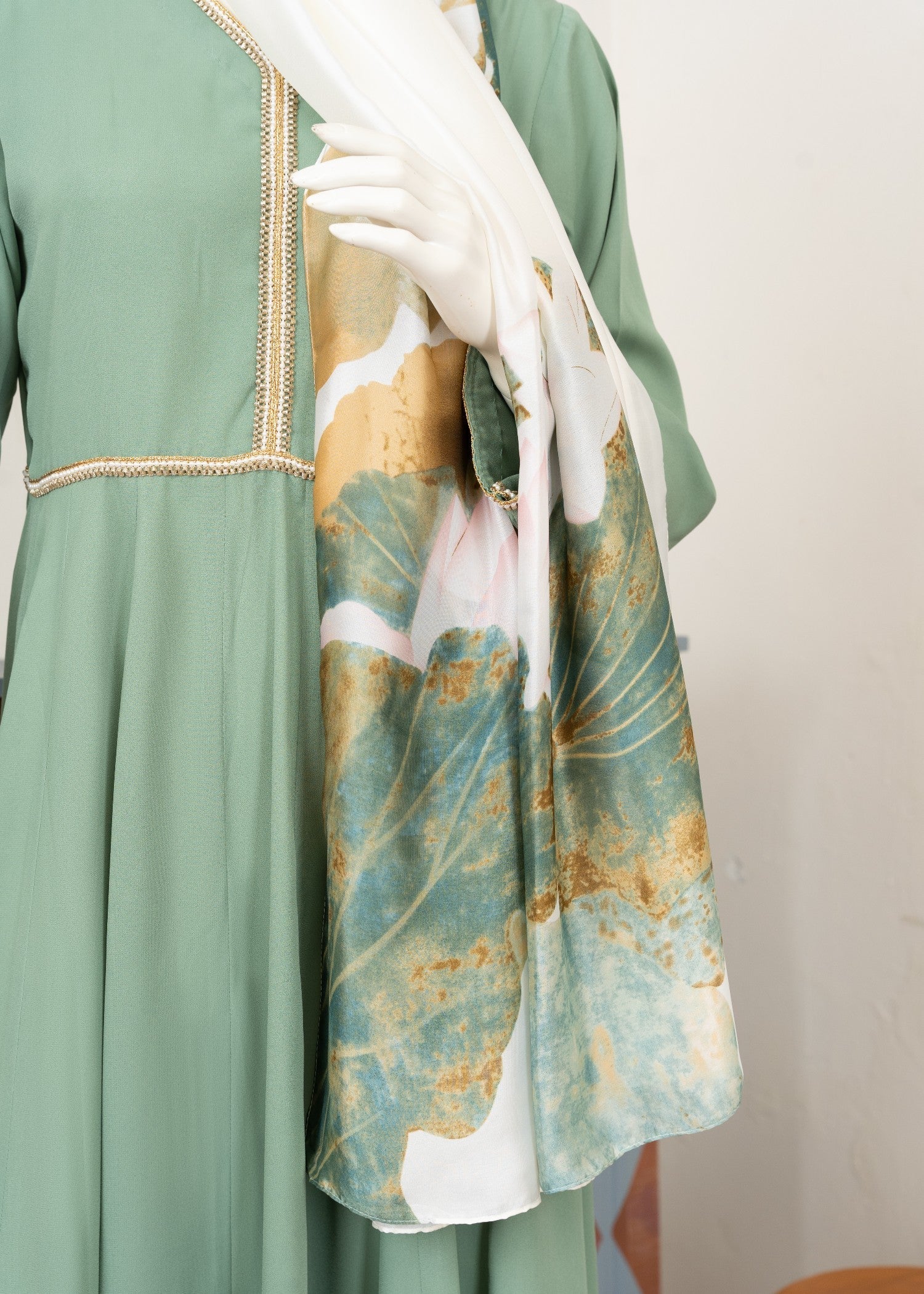 georgette Maxi in Moss green