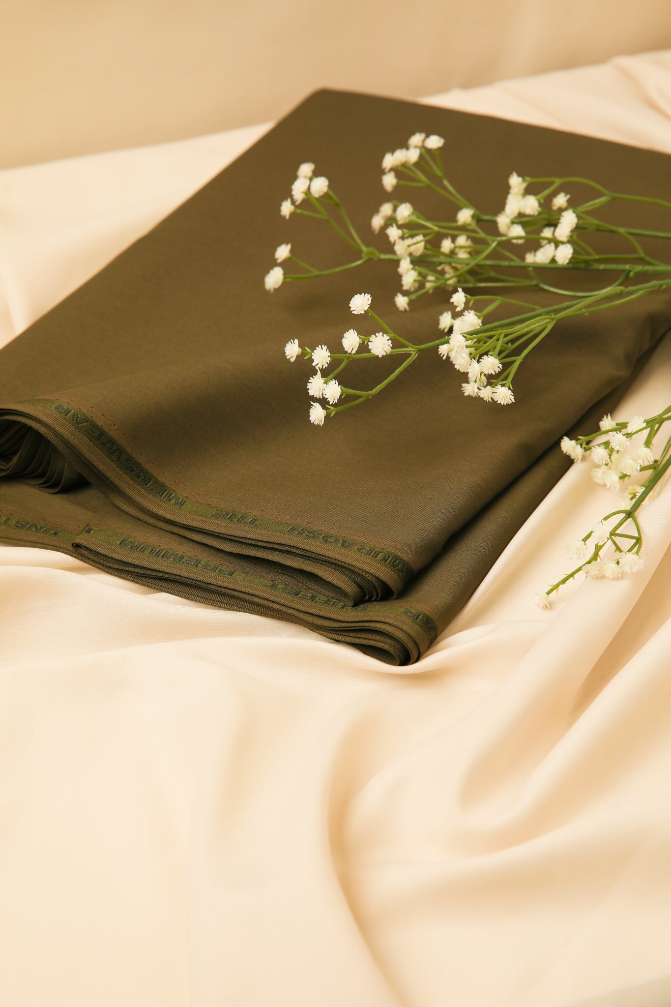 wash & wear Unstitched in Green