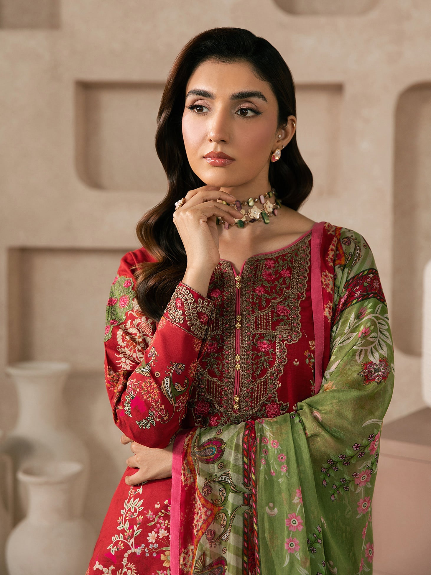 Syra Lawn – Nael