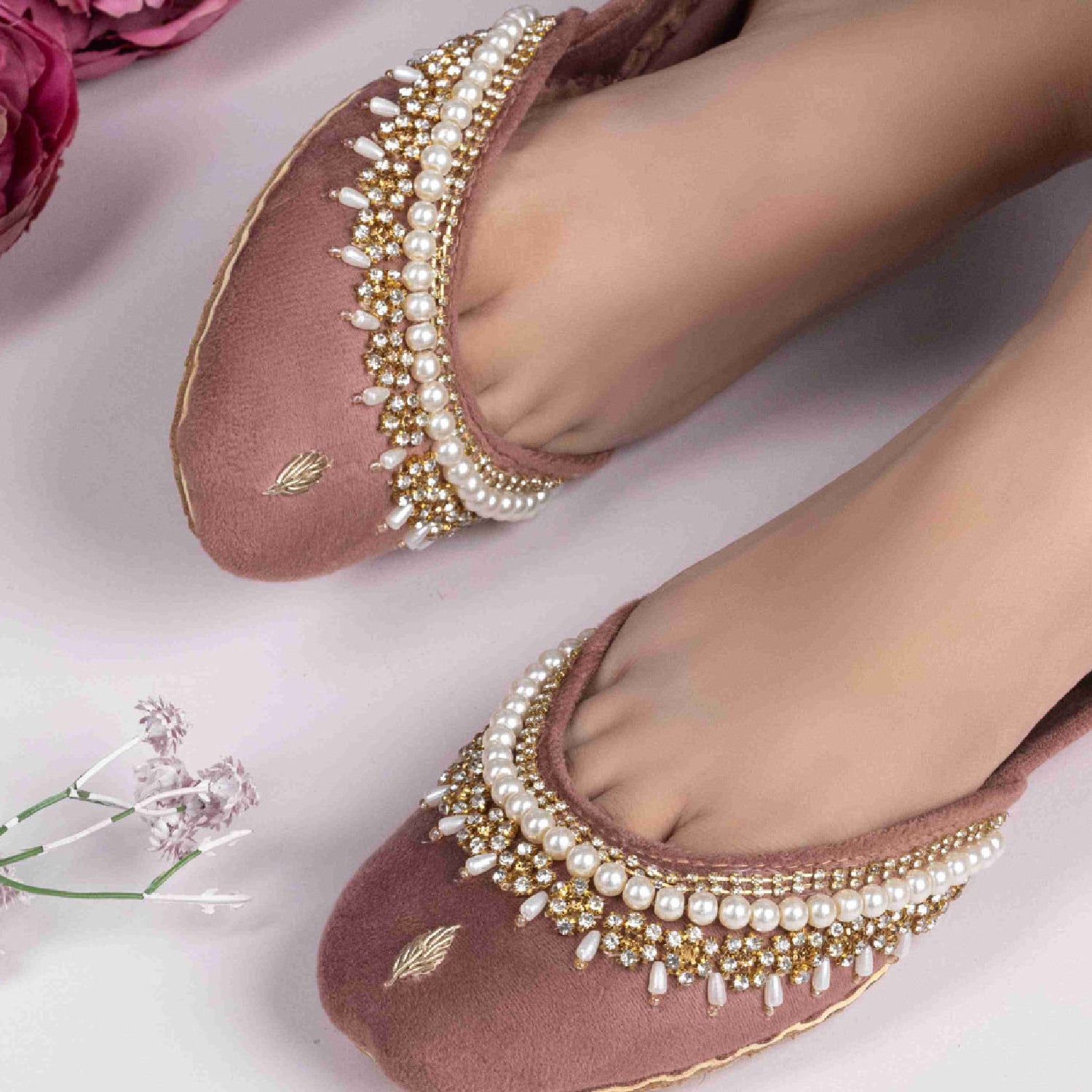 Khussa in Baby pink by - High Quality Women Khussa SPM7724