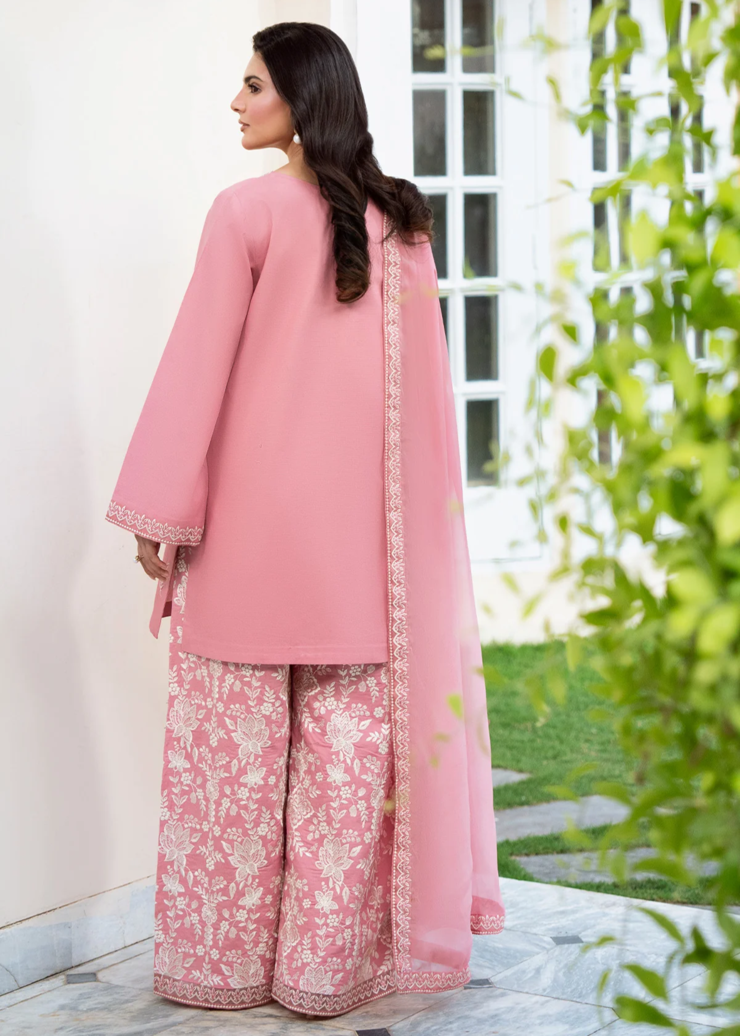 lawn Kurta Set in Cherry blossom pink