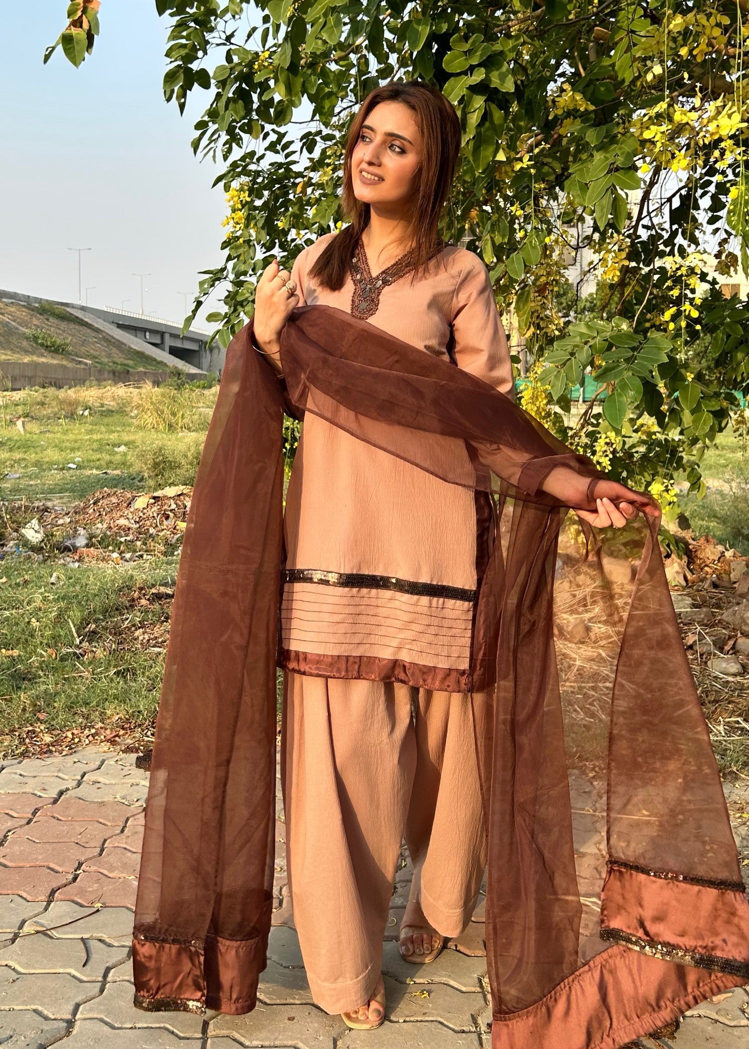 textured grip Kurta Set in Beige, chocolate brown