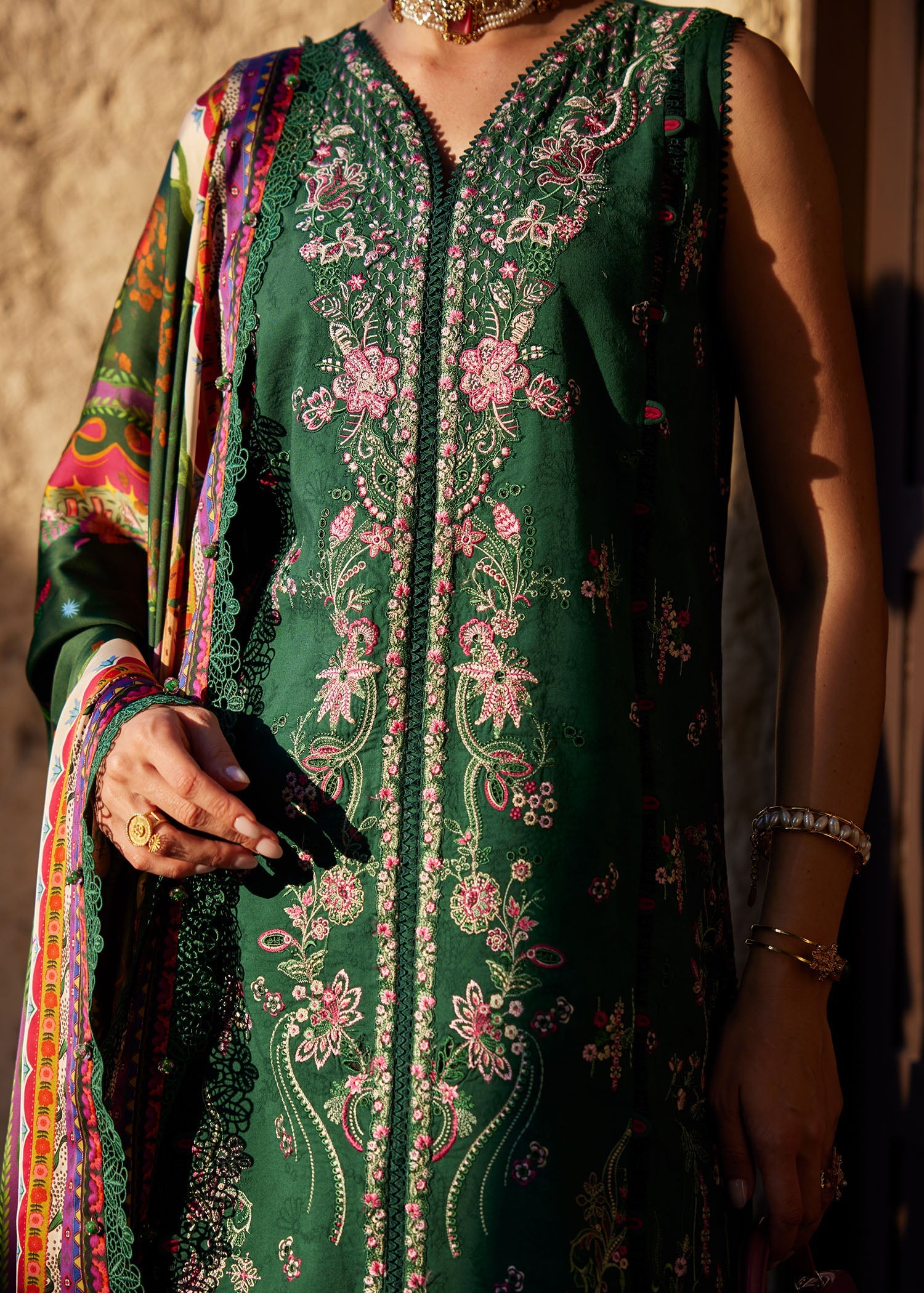 Ariya Luxury Lawn – Serena