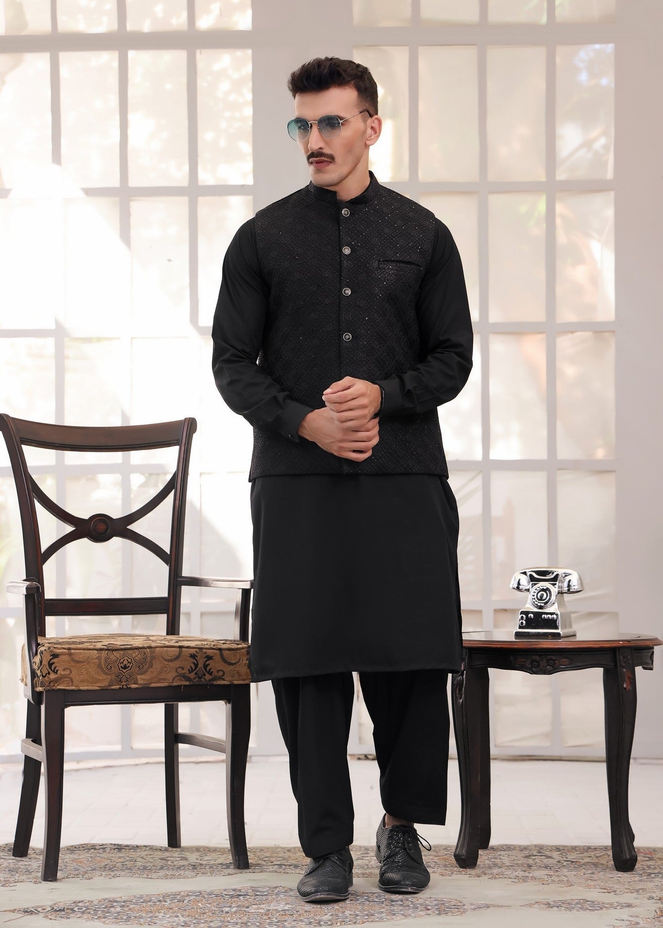 masuri Waistcoat in Black