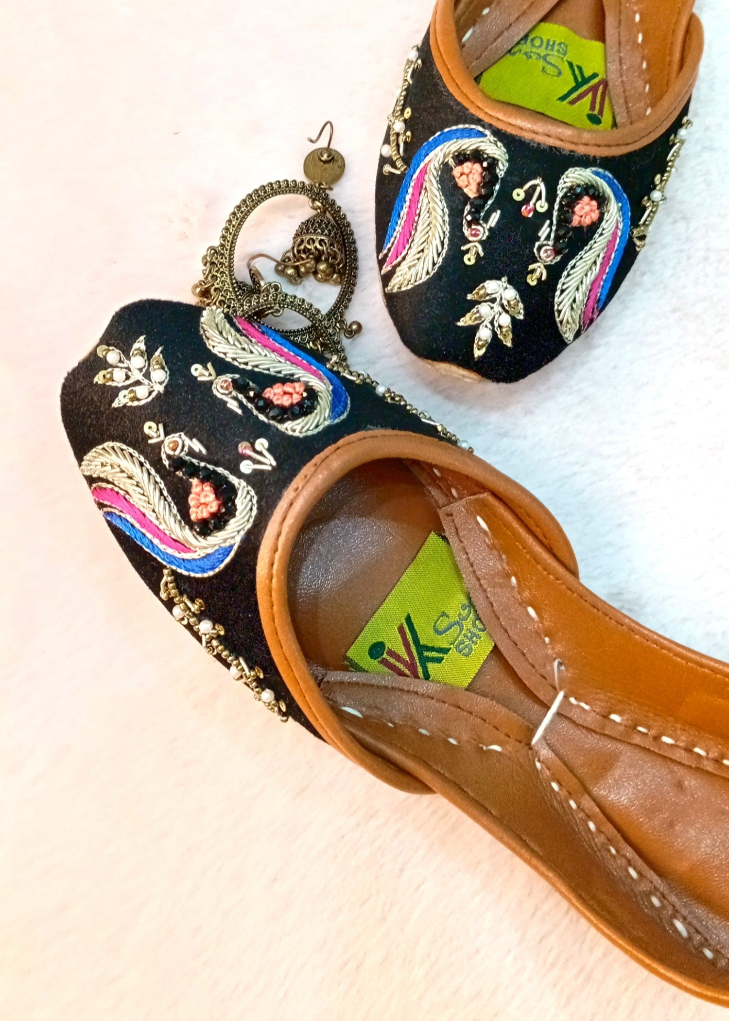 Khussa in Matte black by - High Quality Women Khussa LMS1893