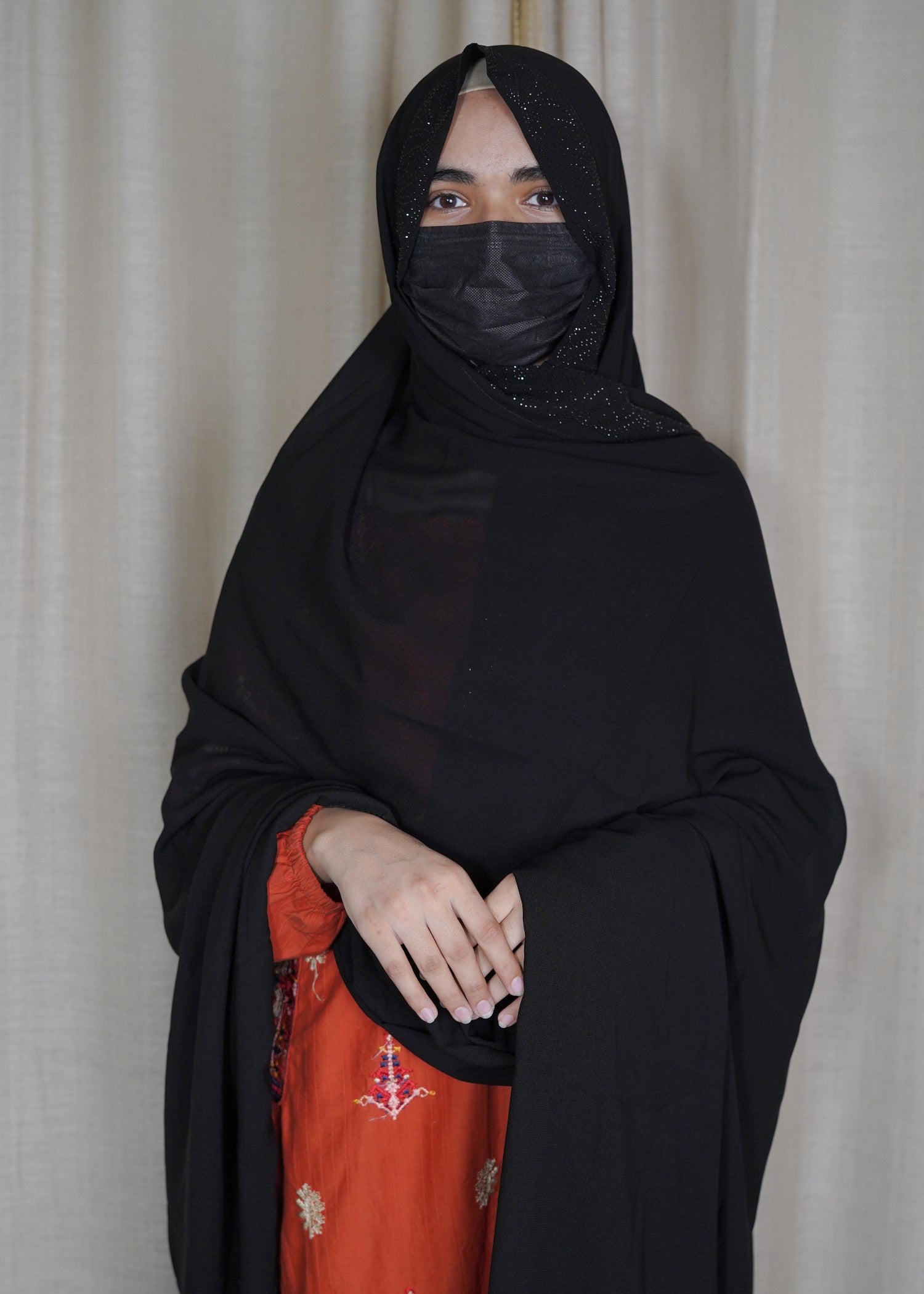 crepe georgette Chaddar in Black