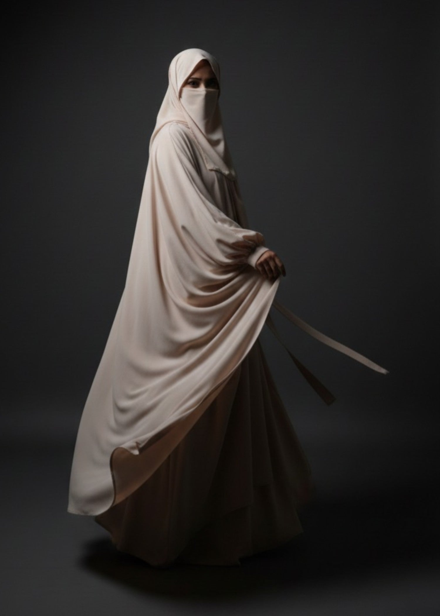grip Abaya in Beige
